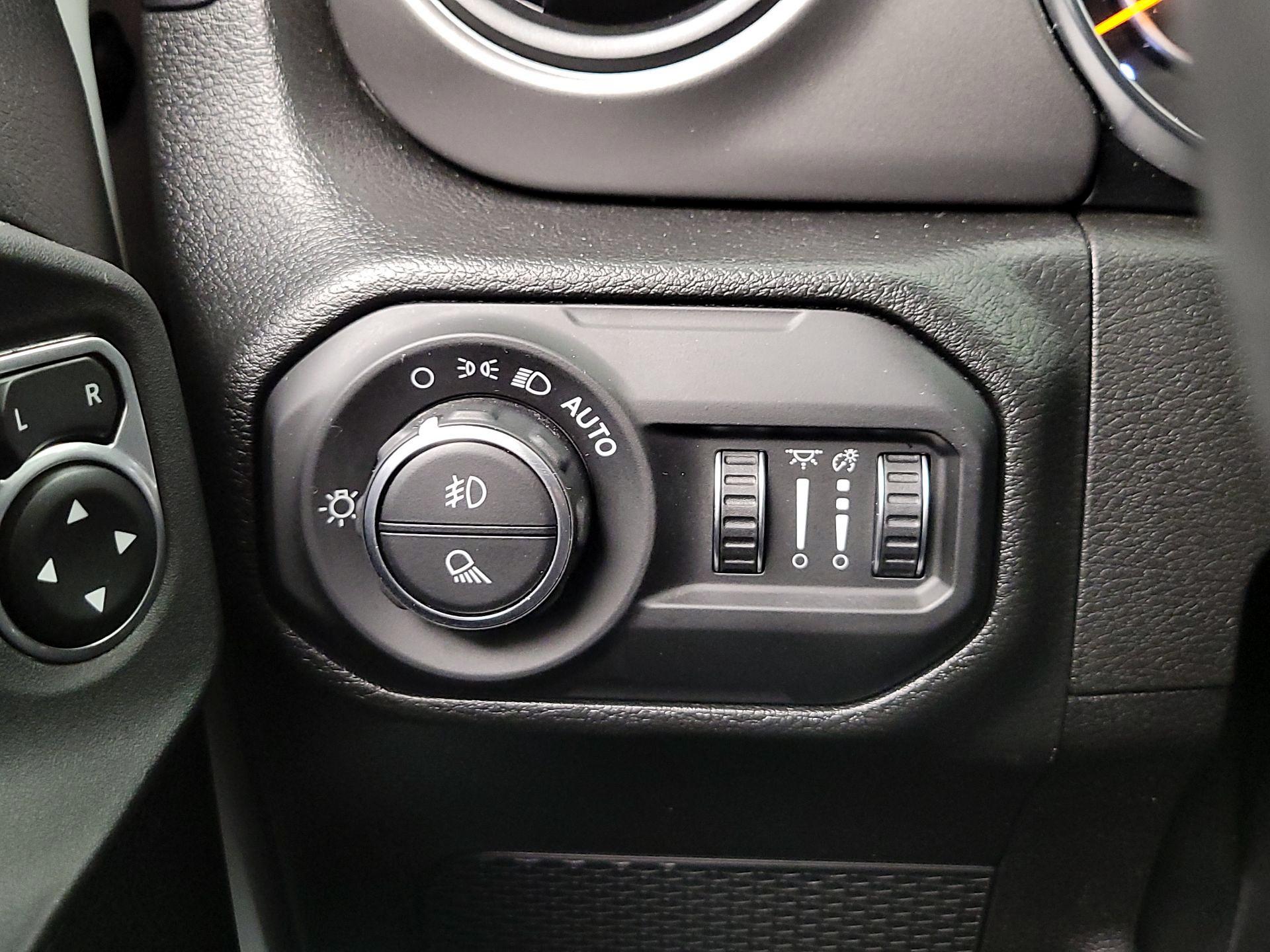 Thumbnail: 2022 Jeep Gladiator - 13