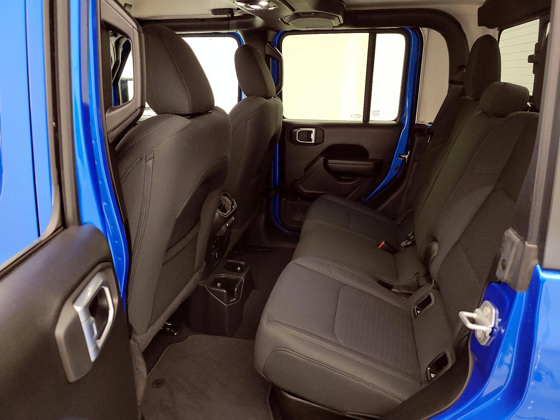 Thumbnail: 2021 Jeep Gladiator - 20