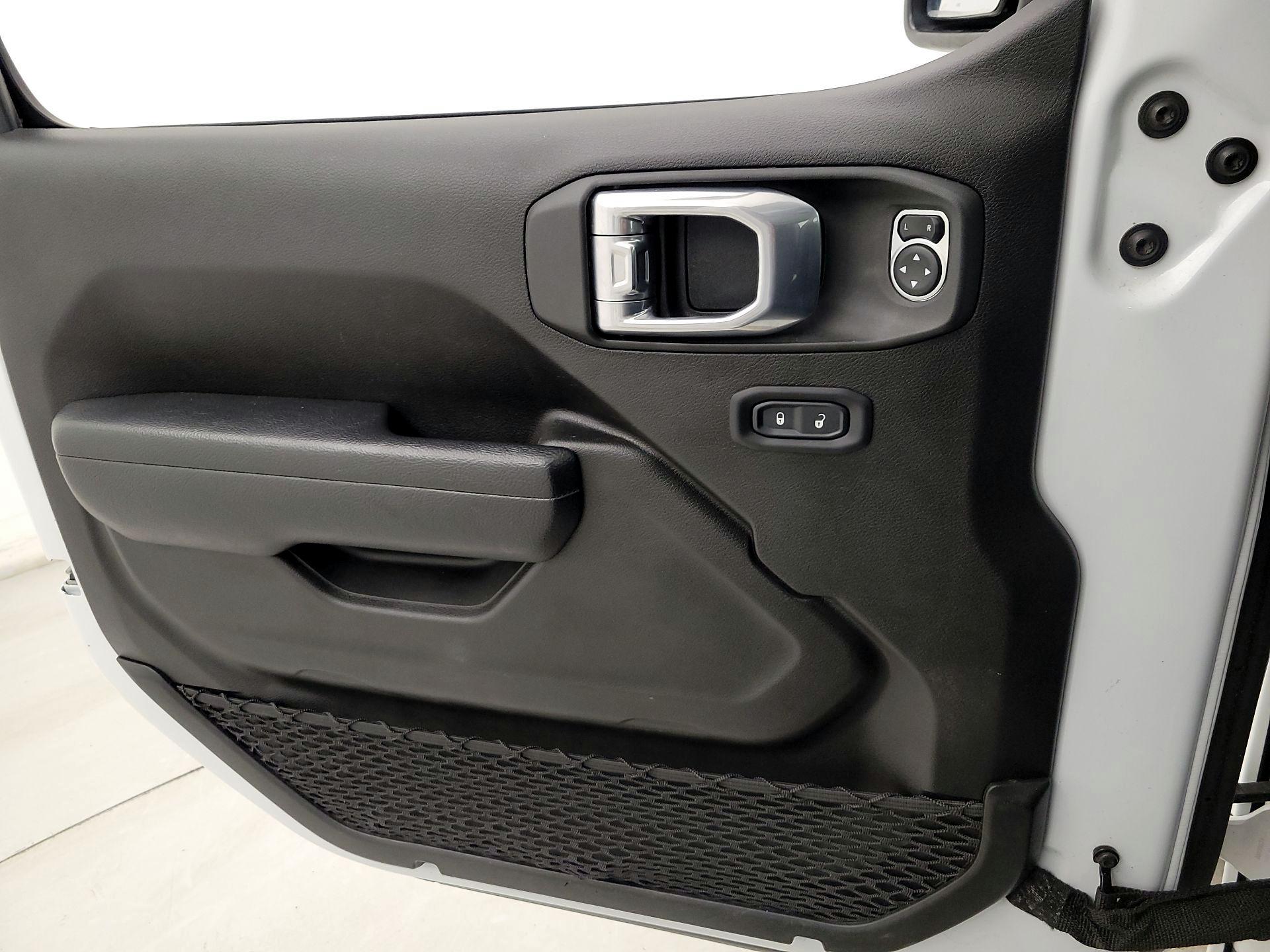 Thumbnail: 2022 Jeep Gladiator - 12