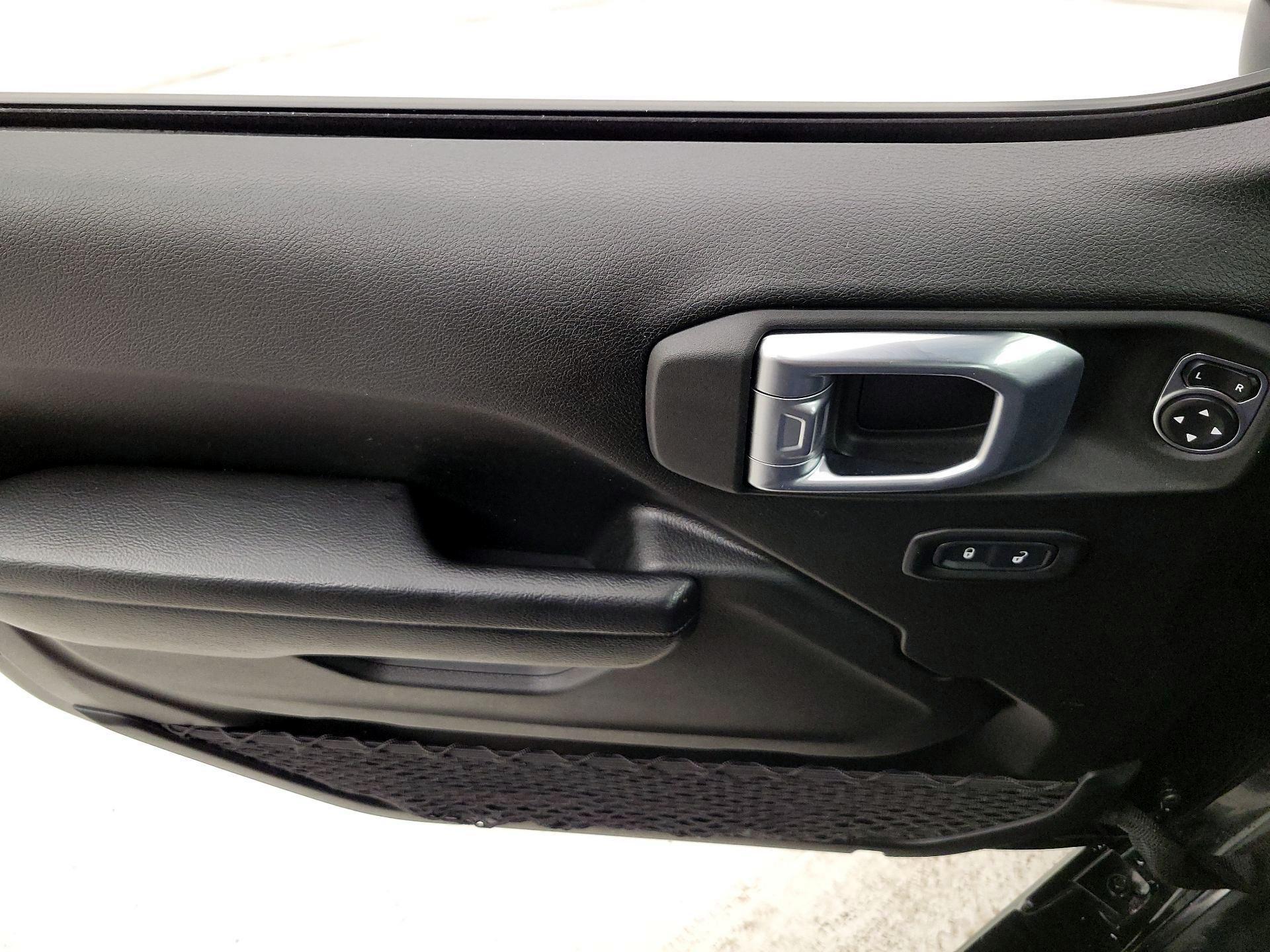 Thumbnail: 2022 Jeep Gladiator - 12