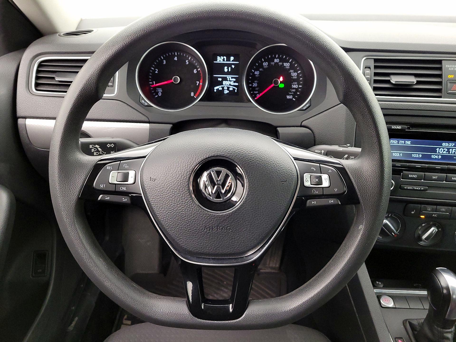 Thumbnail: 2015 Volkswagen Jetta - 10