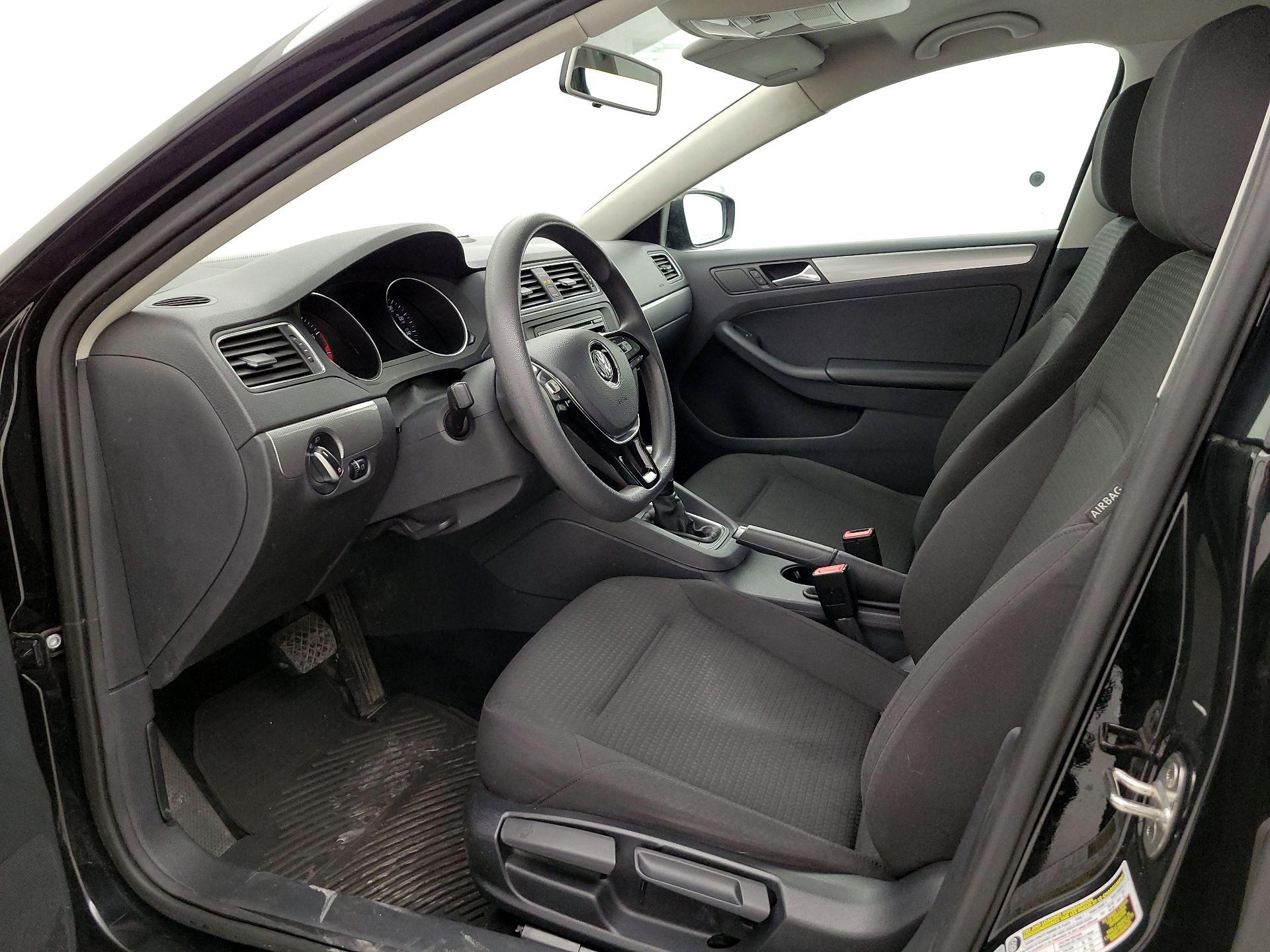 Thumbnail: 2015 Volkswagen Jetta - 11