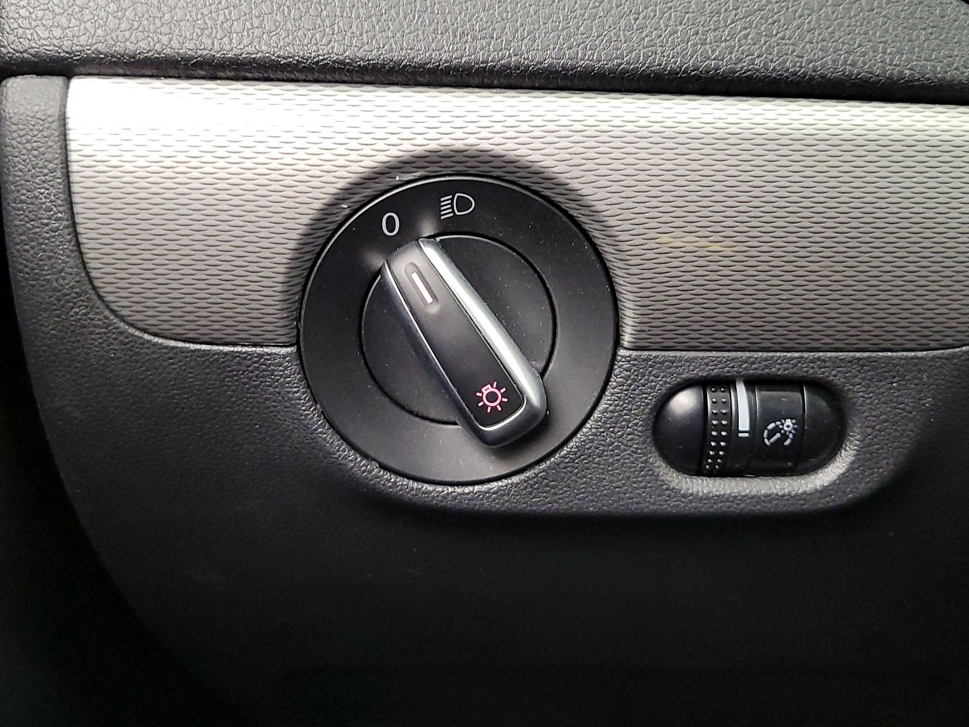 Thumbnail: 2015 Volkswagen Jetta - 13