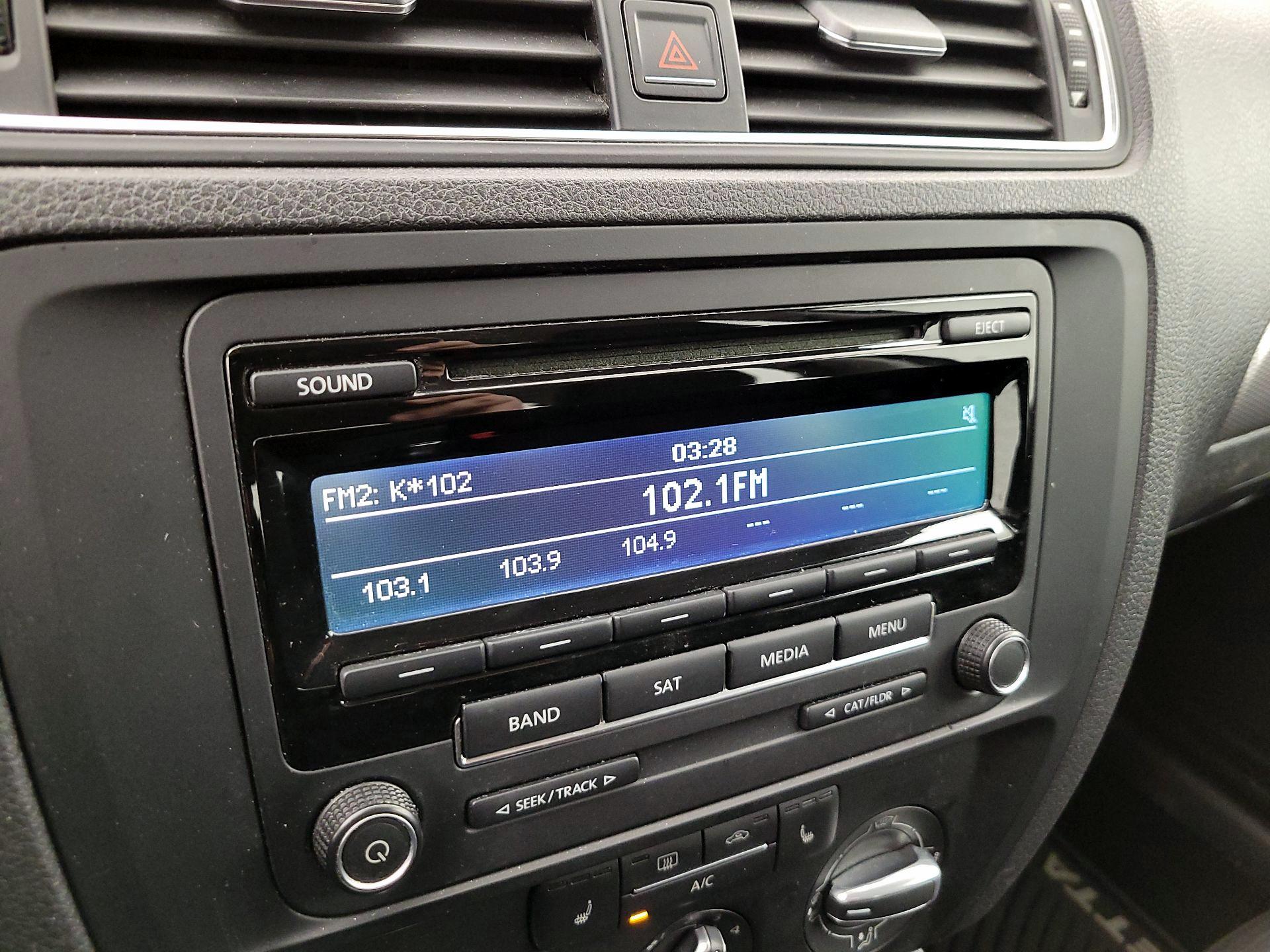 Thumbnail: 2015 Volkswagen Jetta - 14