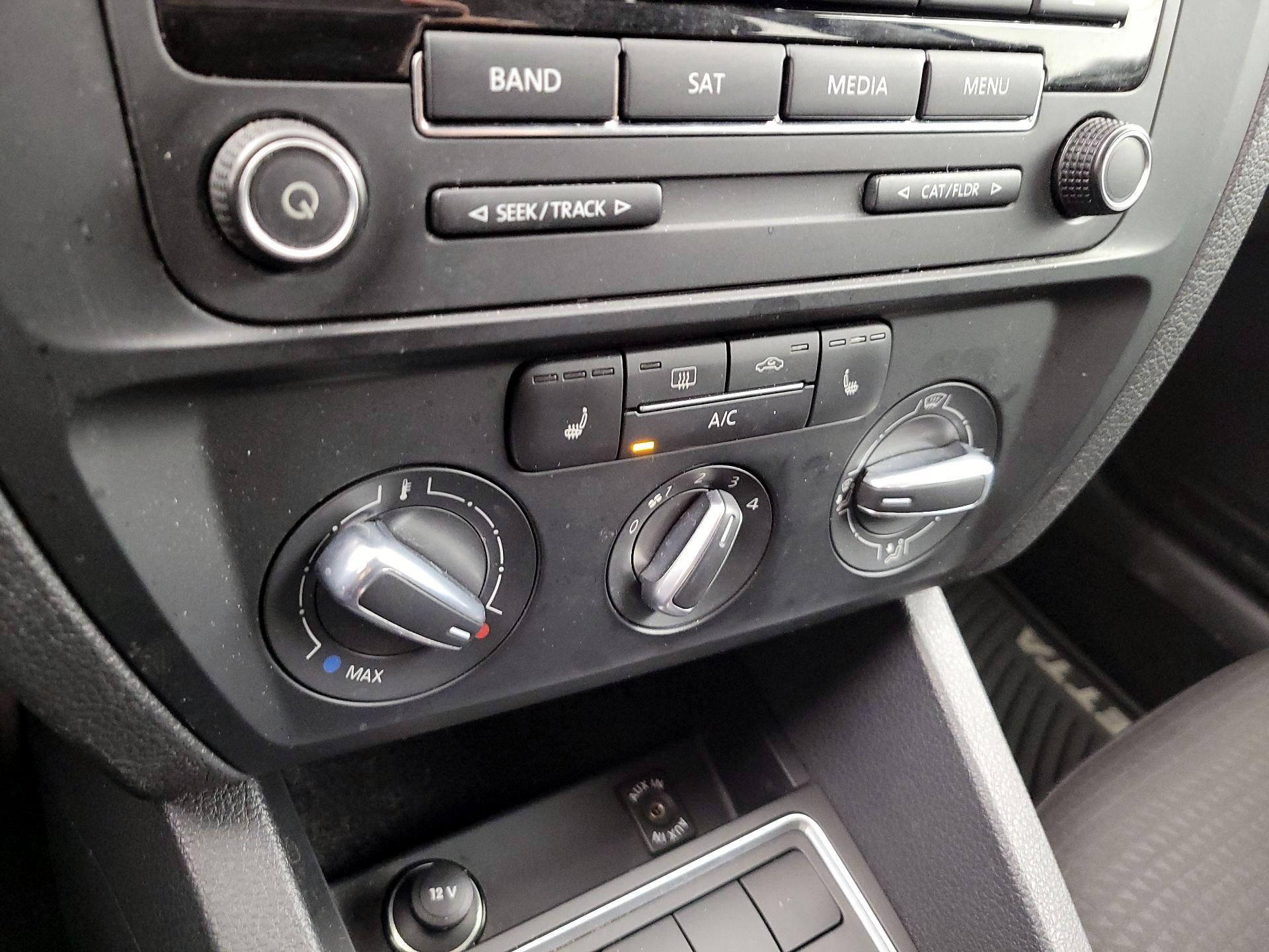 Thumbnail: 2015 Volkswagen Jetta - 15