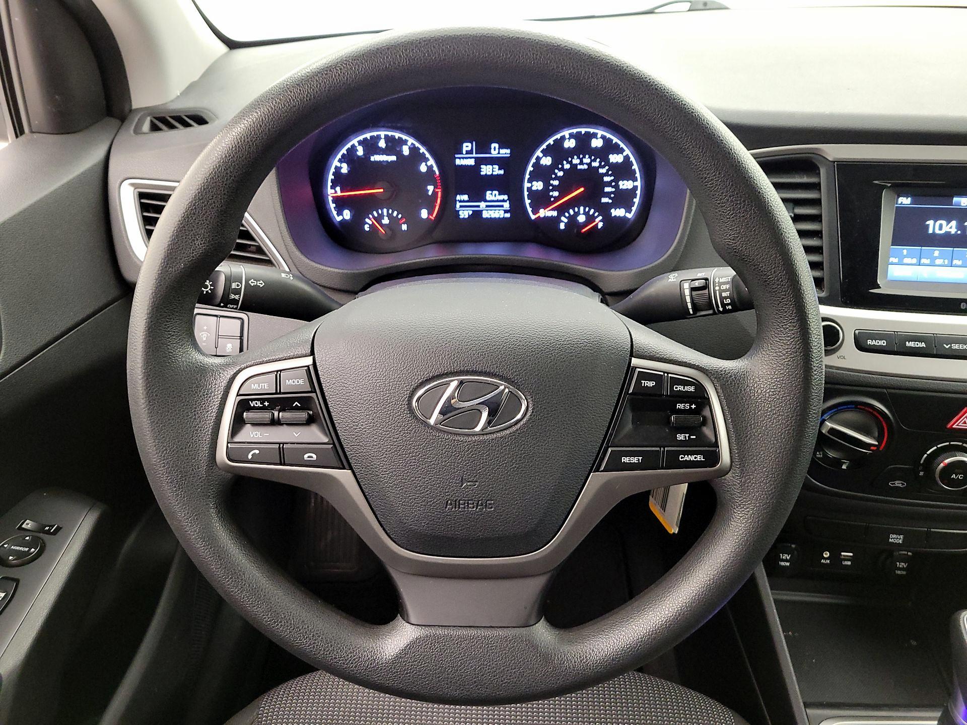 Thumbnail: 2022 Hyundai Accent - 10