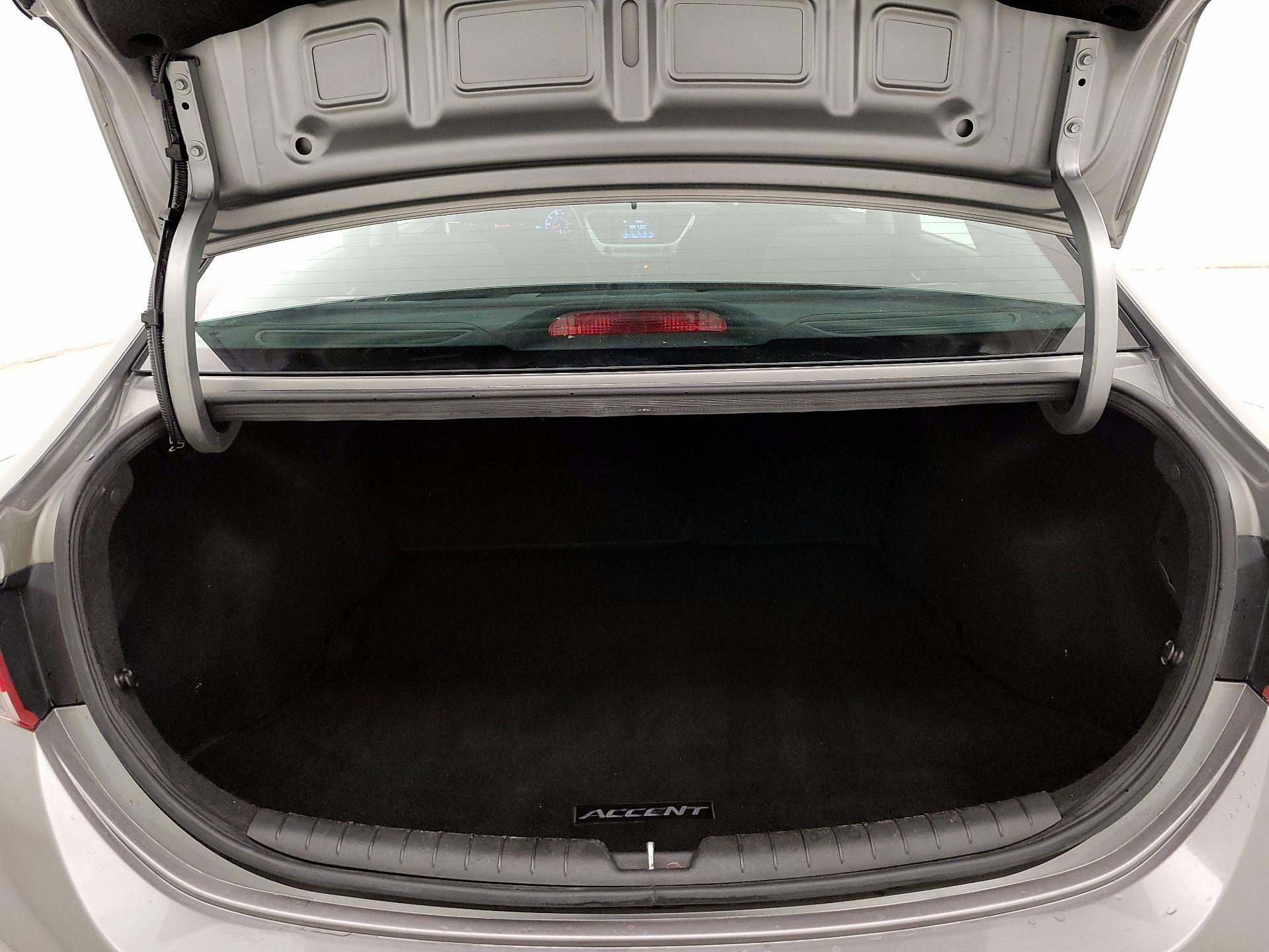 Thumbnail: 2022 Hyundai Accent - 20