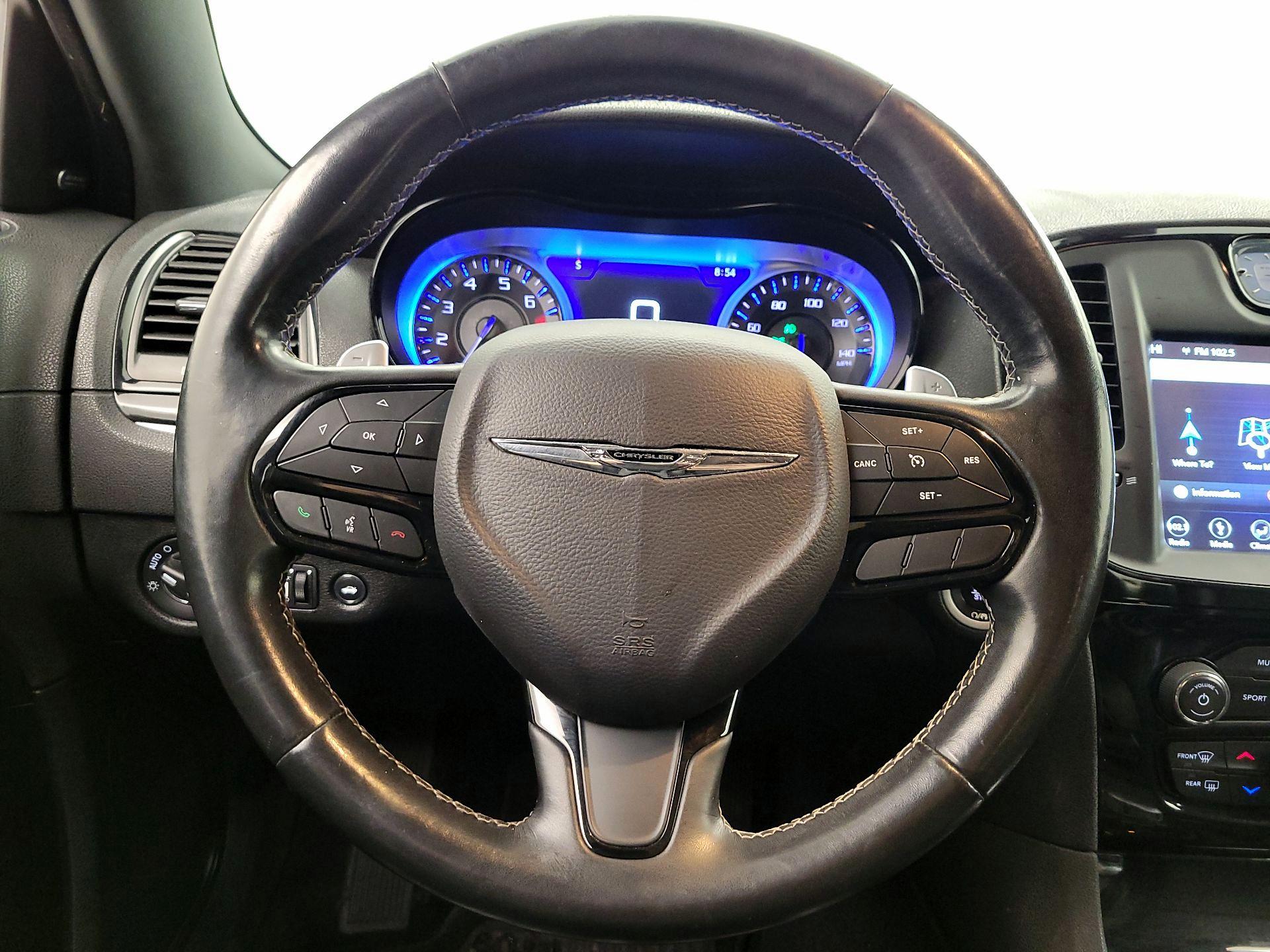 Thumbnail: 2019 Chrysler 300 - 10