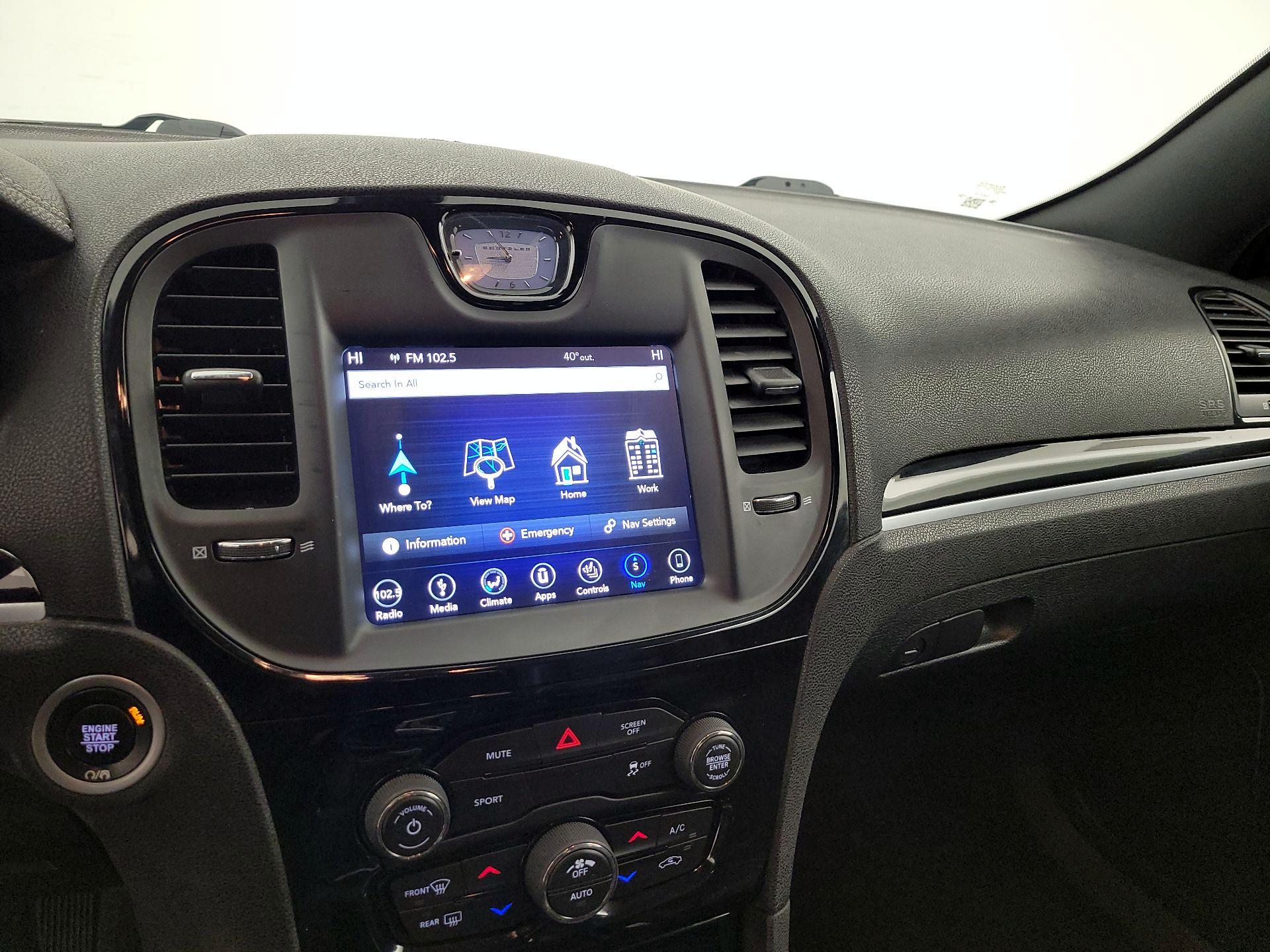 Thumbnail: 2019 Chrysler 300 - 14