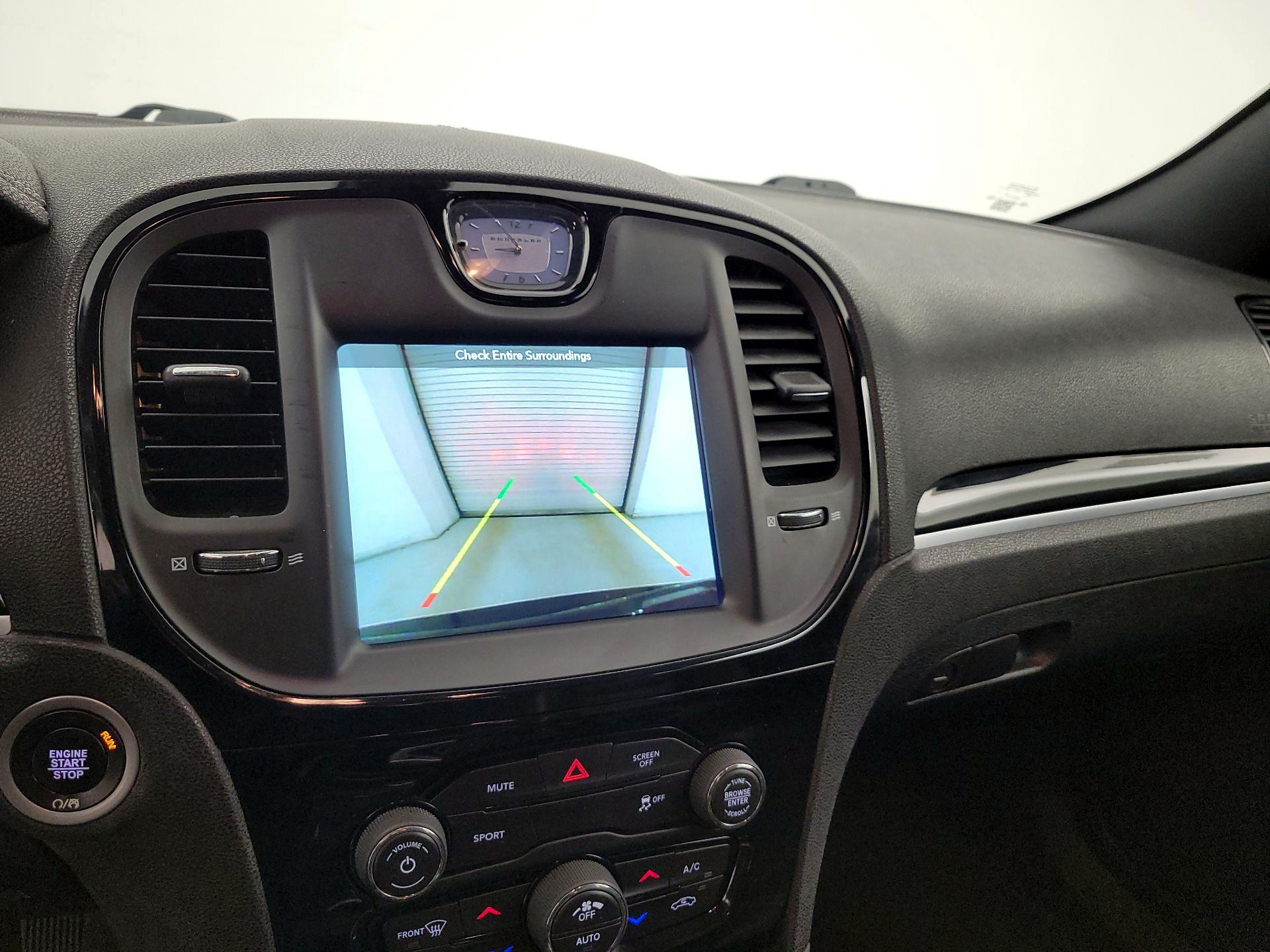 Thumbnail: 2019 Chrysler 300 - 15