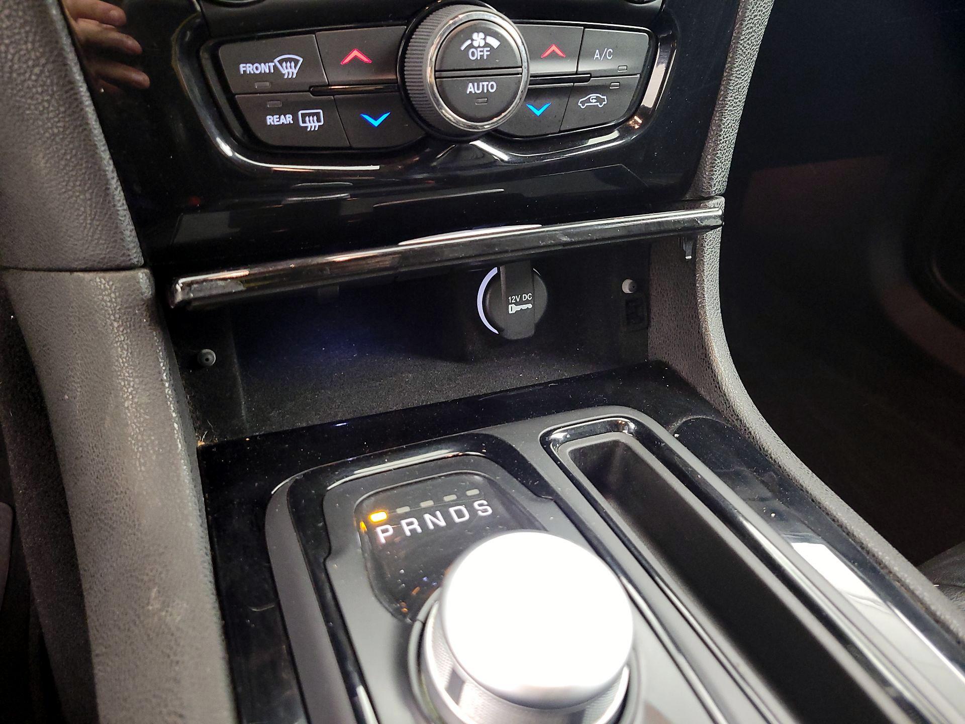 Thumbnail: 2019 Chrysler 300 - 19