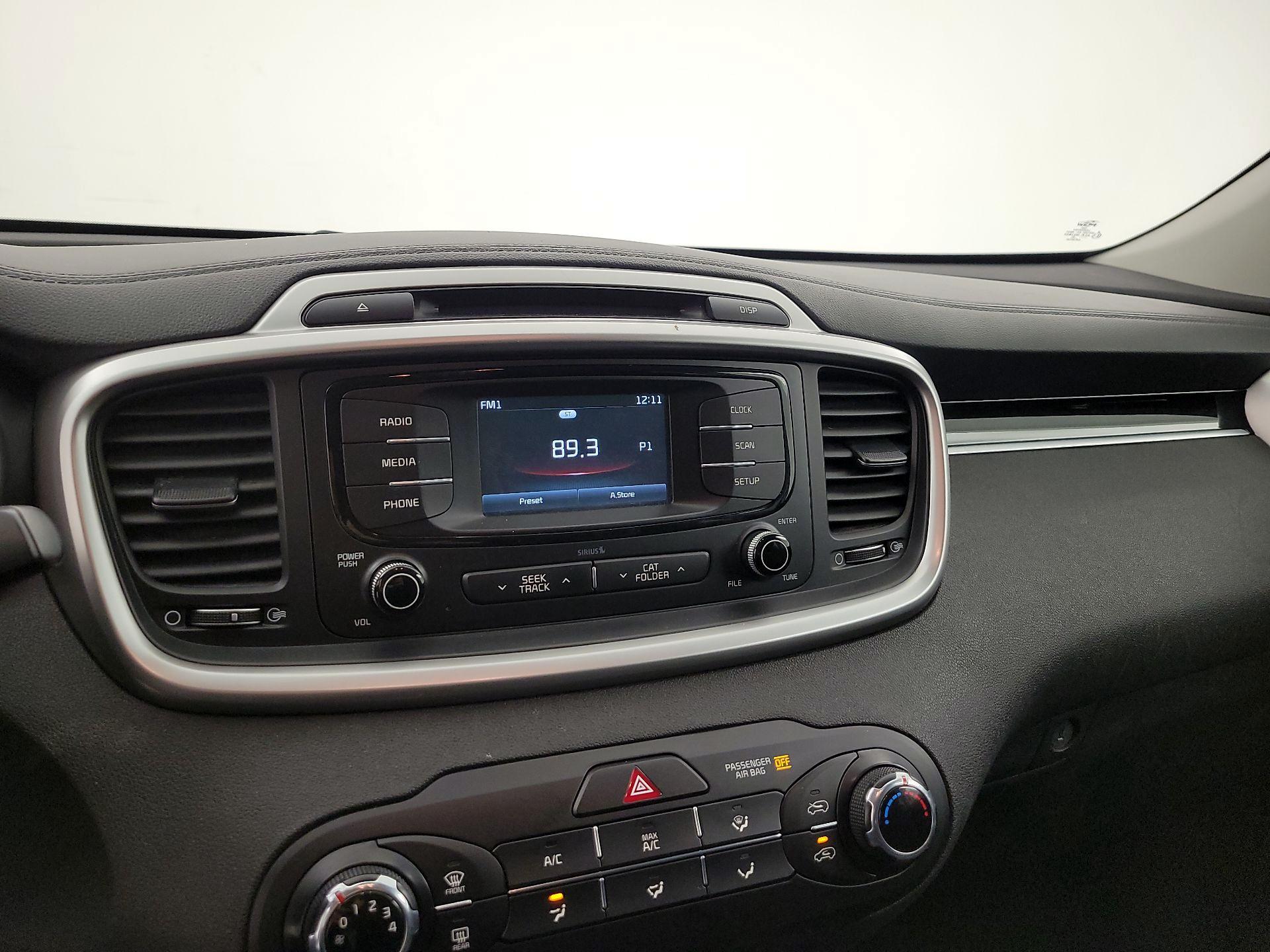 Thumbnail: 2018 Kia Sorento - 15