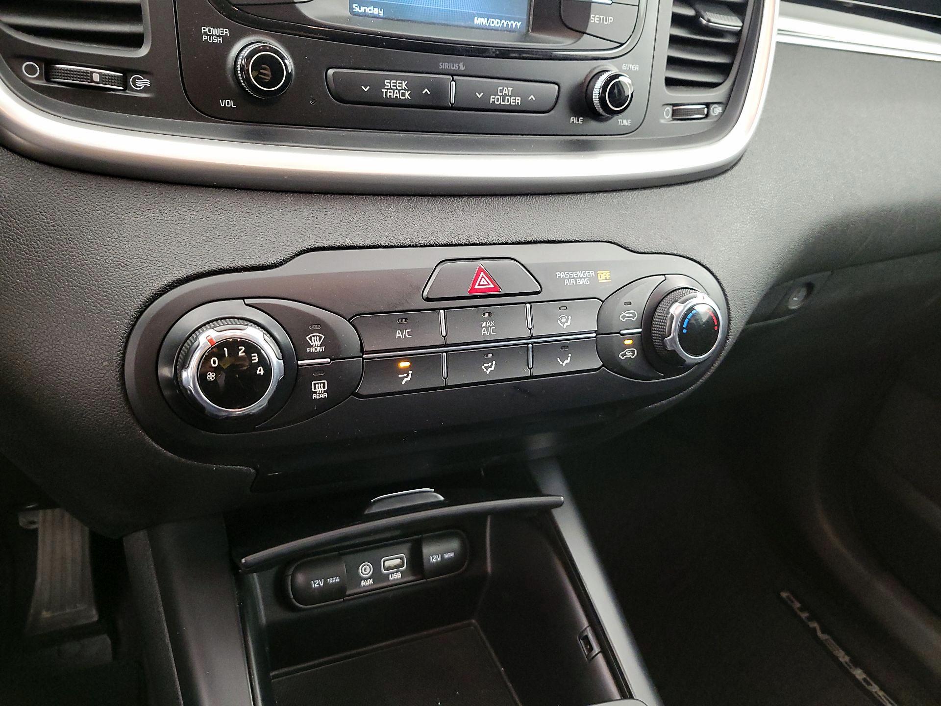 Thumbnail: 2018 Kia Sorento - 16