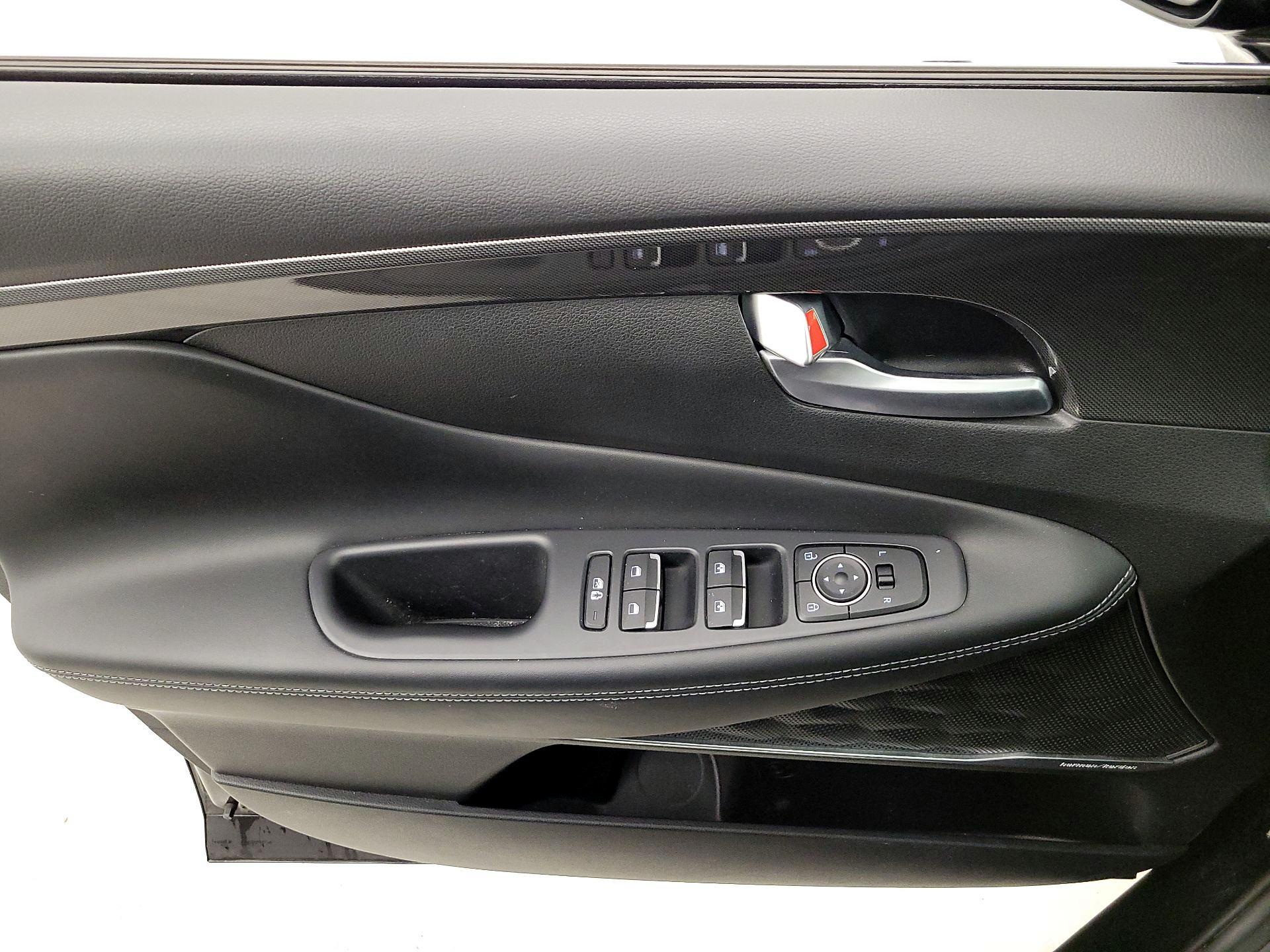 Thumbnail: 2023 Hyundai Santa Fe - 12