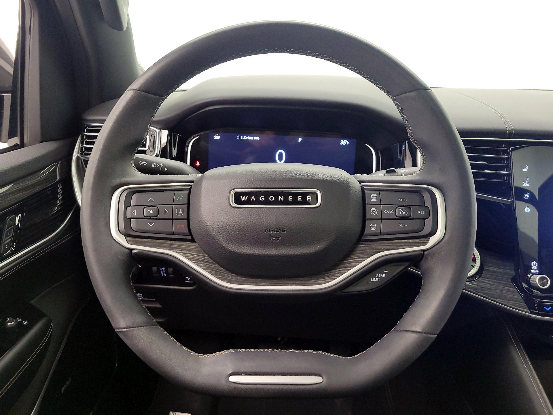 Thumbnail: 2022 Jeep Wagoneer - 10