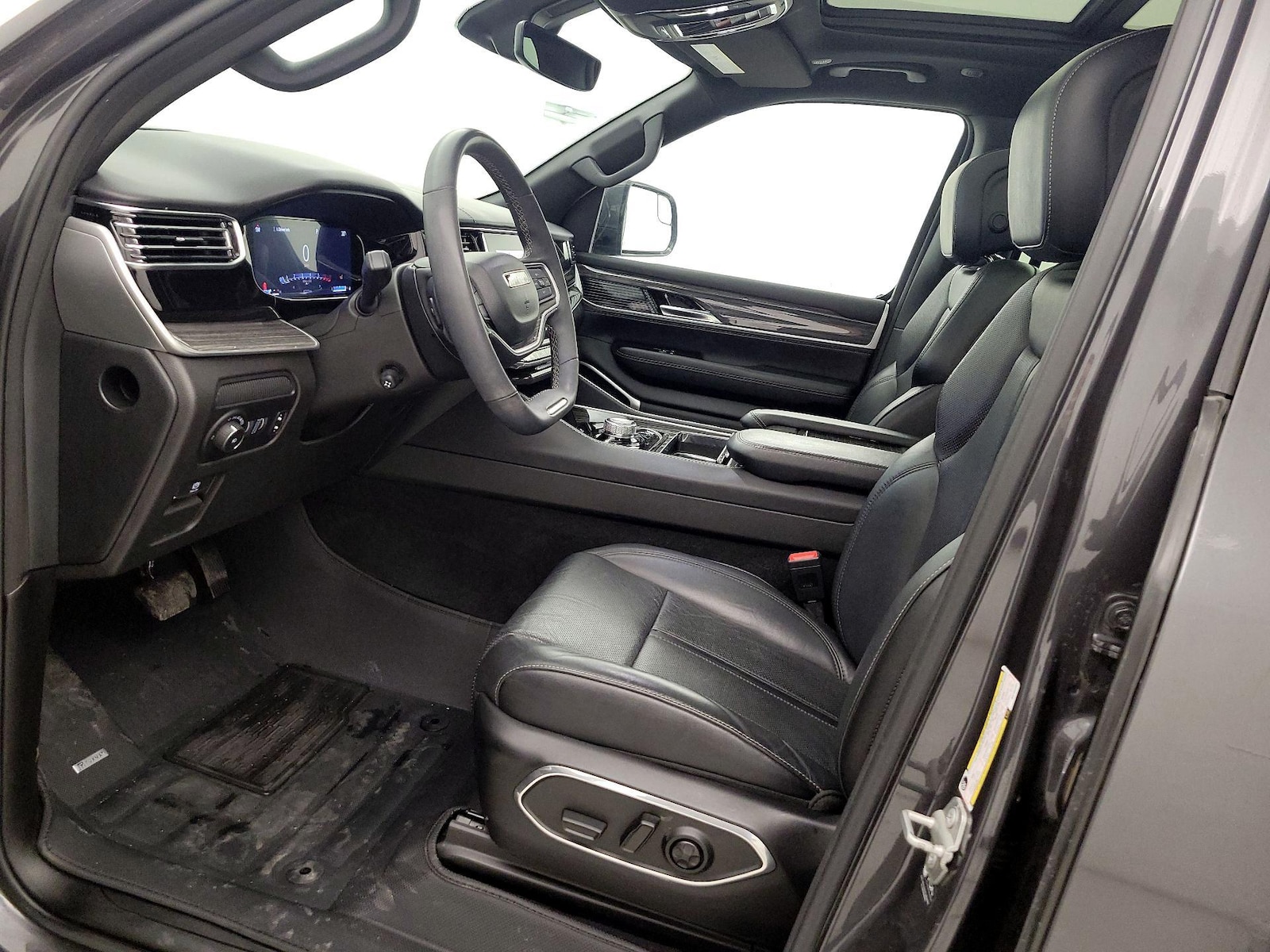 2022 Jeep Wagoneer Series III - Photo 12