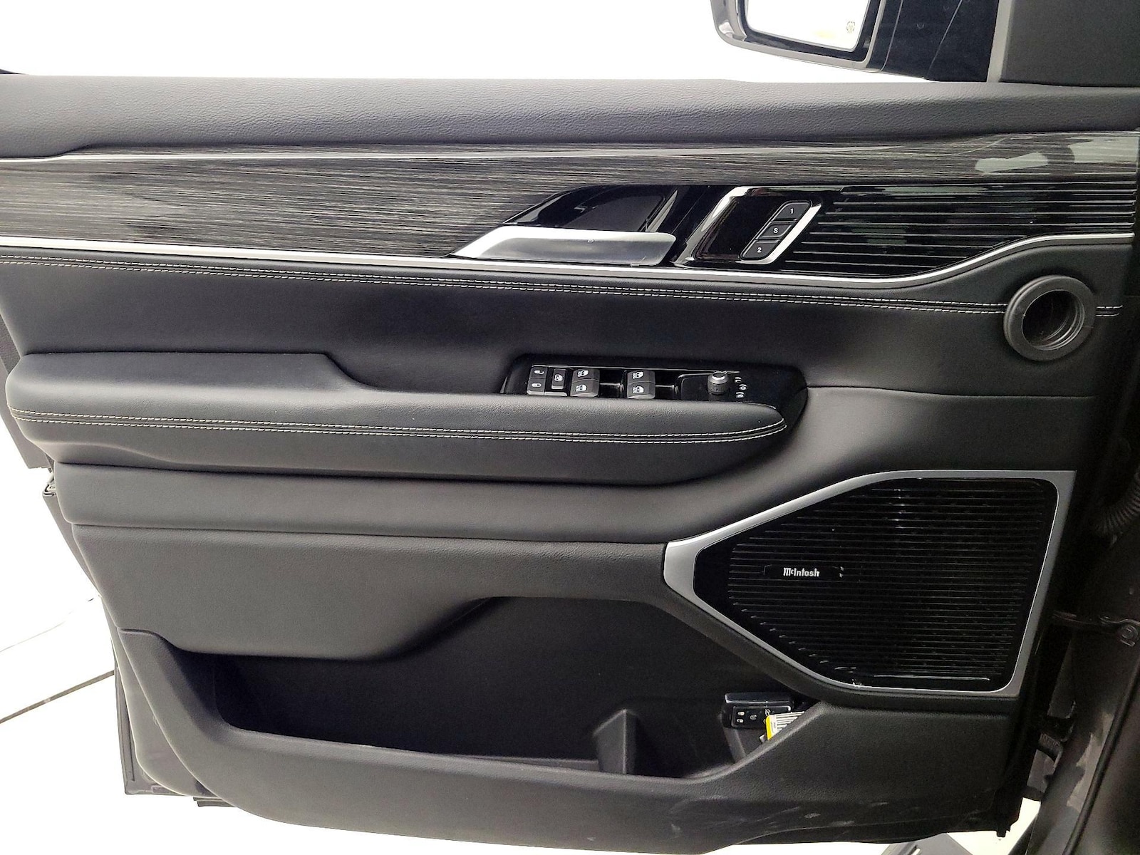 2022 Jeep Wagoneer Series III - Photo 13