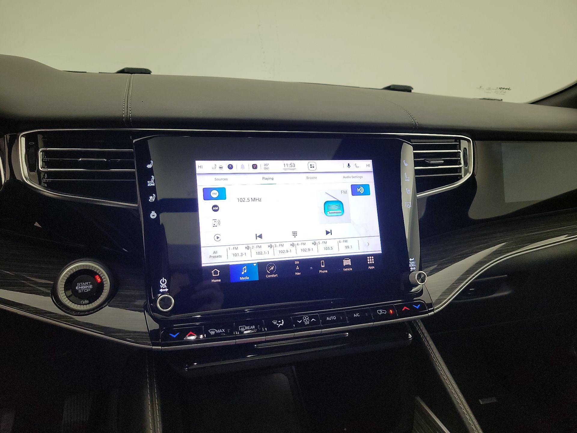 Thumbnail: 2022 Jeep Wagoneer - 16