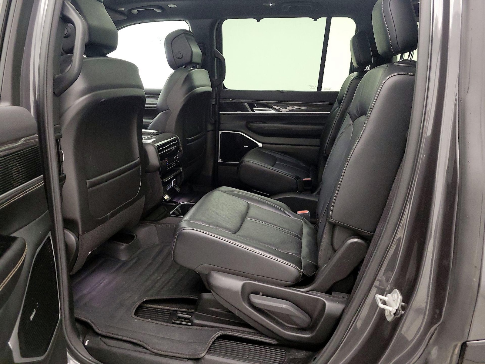 2022 Jeep Wagoneer Series III - Photo 22