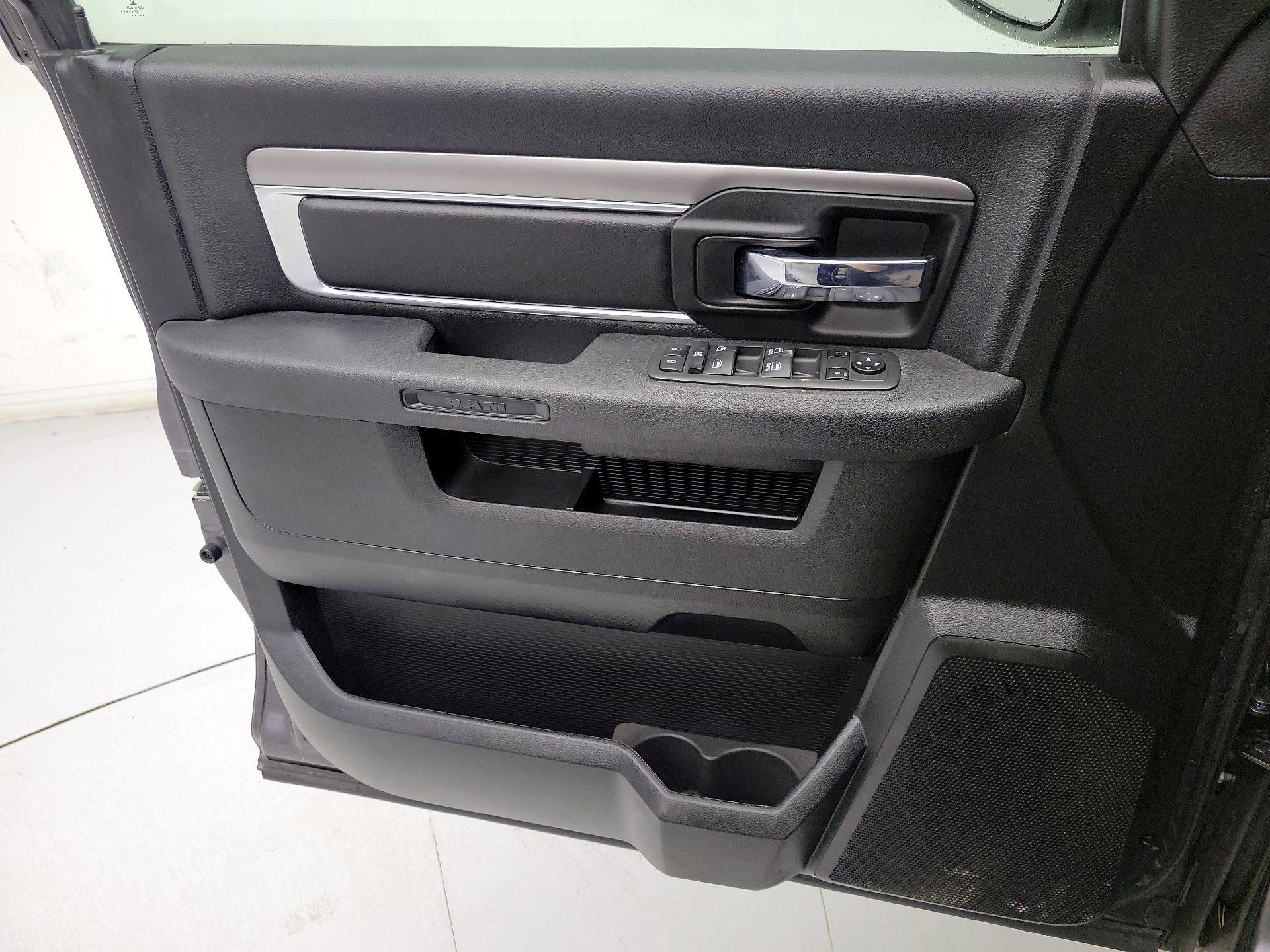Thumbnail: 2022 RAM 1500 Classic - 12
