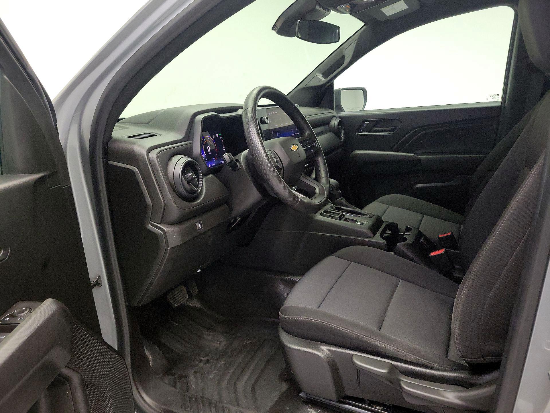 Thumbnail: 2023 Chevrolet Colorado - 11