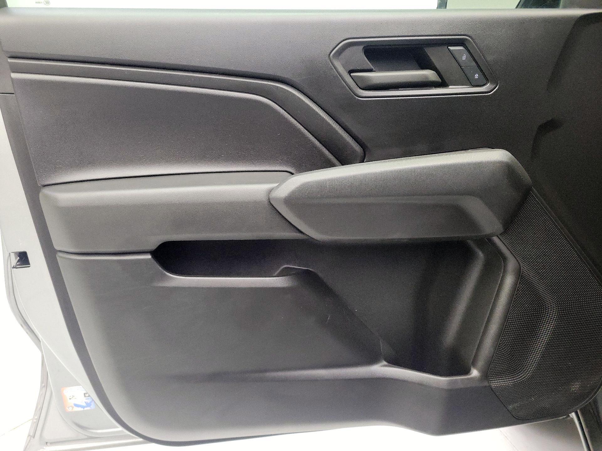 Thumbnail: 2023 Chevrolet Colorado - 12