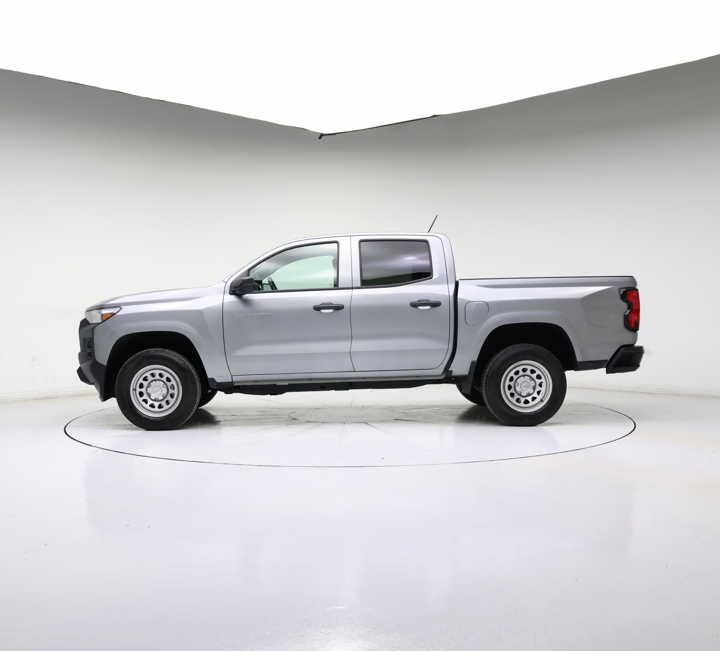 Thumbnail: 2023 Chevrolet Colorado - 3