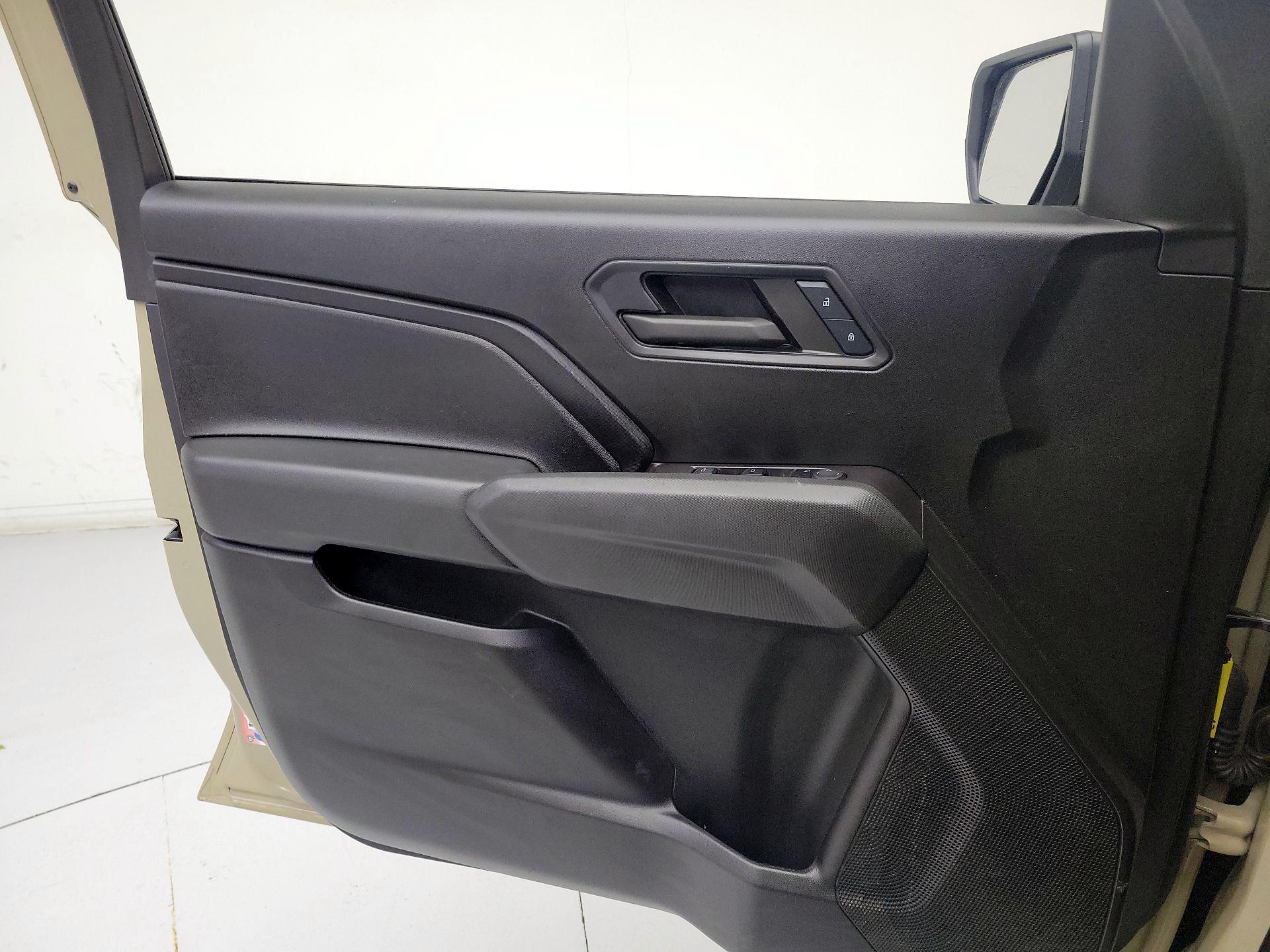 Thumbnail: 2024 Chevrolet Colorado - 12