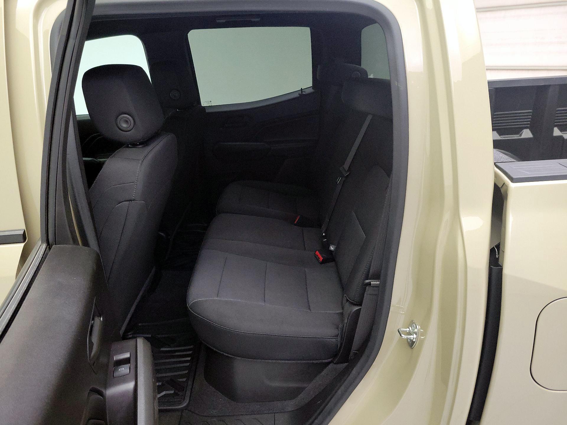 Thumbnail: 2024 Chevrolet Colorado - 19