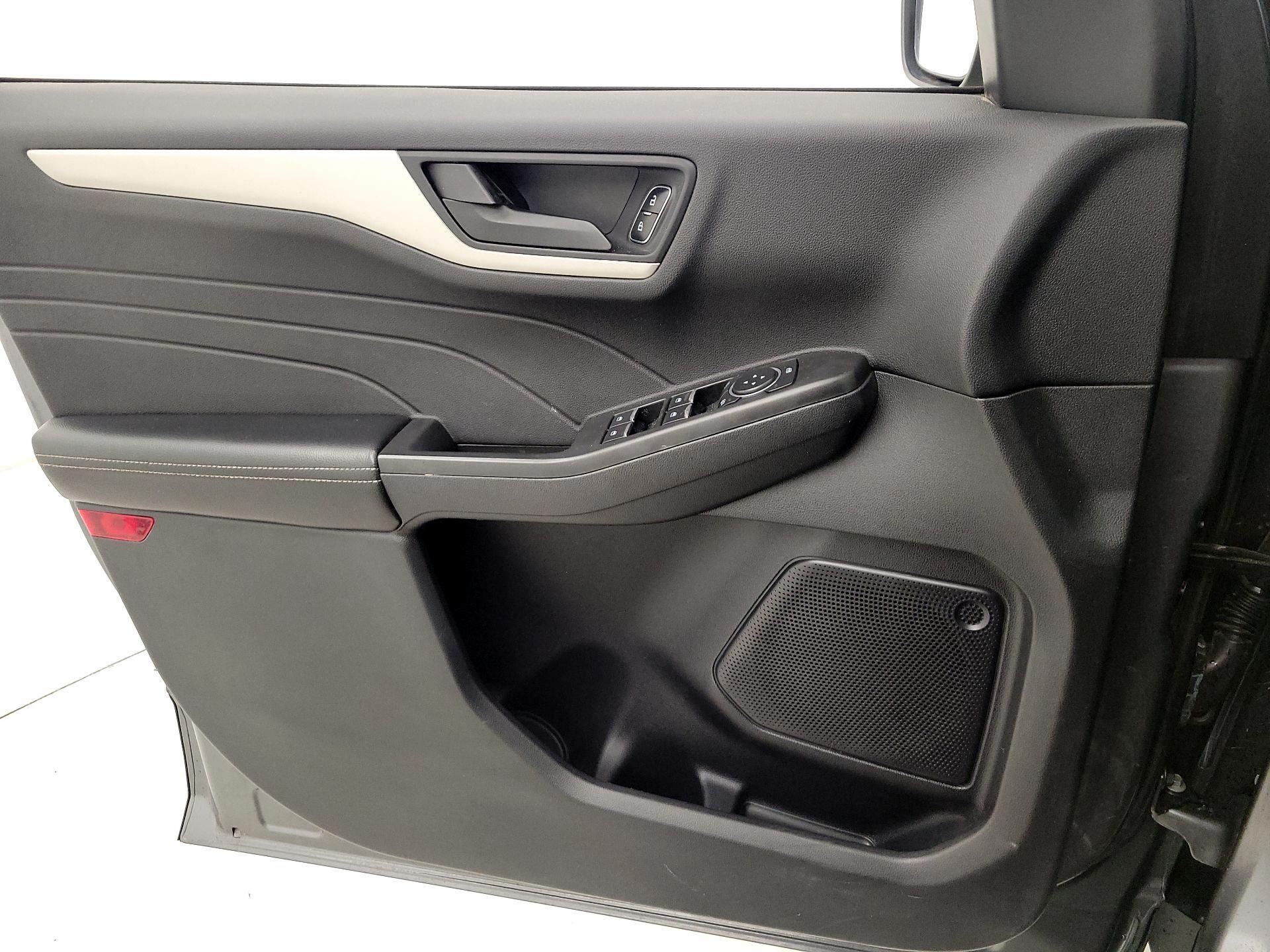 Thumbnail: 2022 Ford Escape - 12