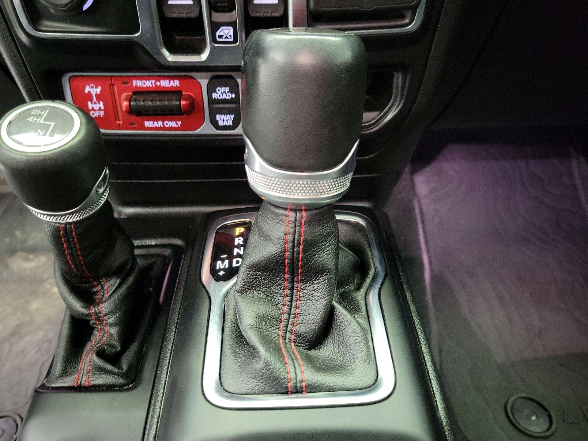 Thumbnail: 2022 Jeep Gladiator - 16