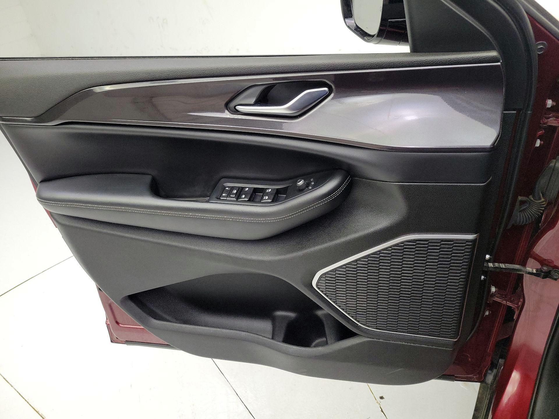 Thumbnail: 2022 Jeep Grand Cherokee - 12