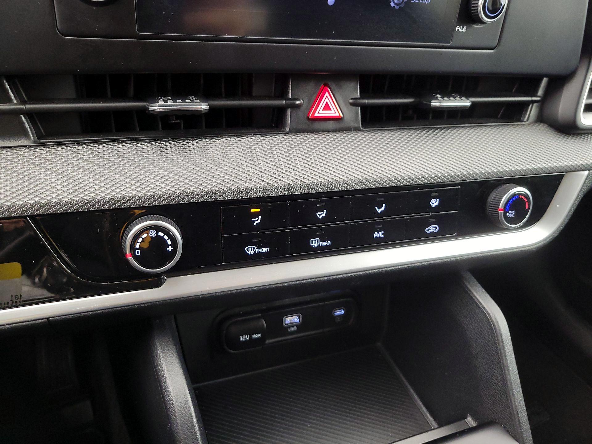 Thumbnail: 2024 Kia Sportage - 16