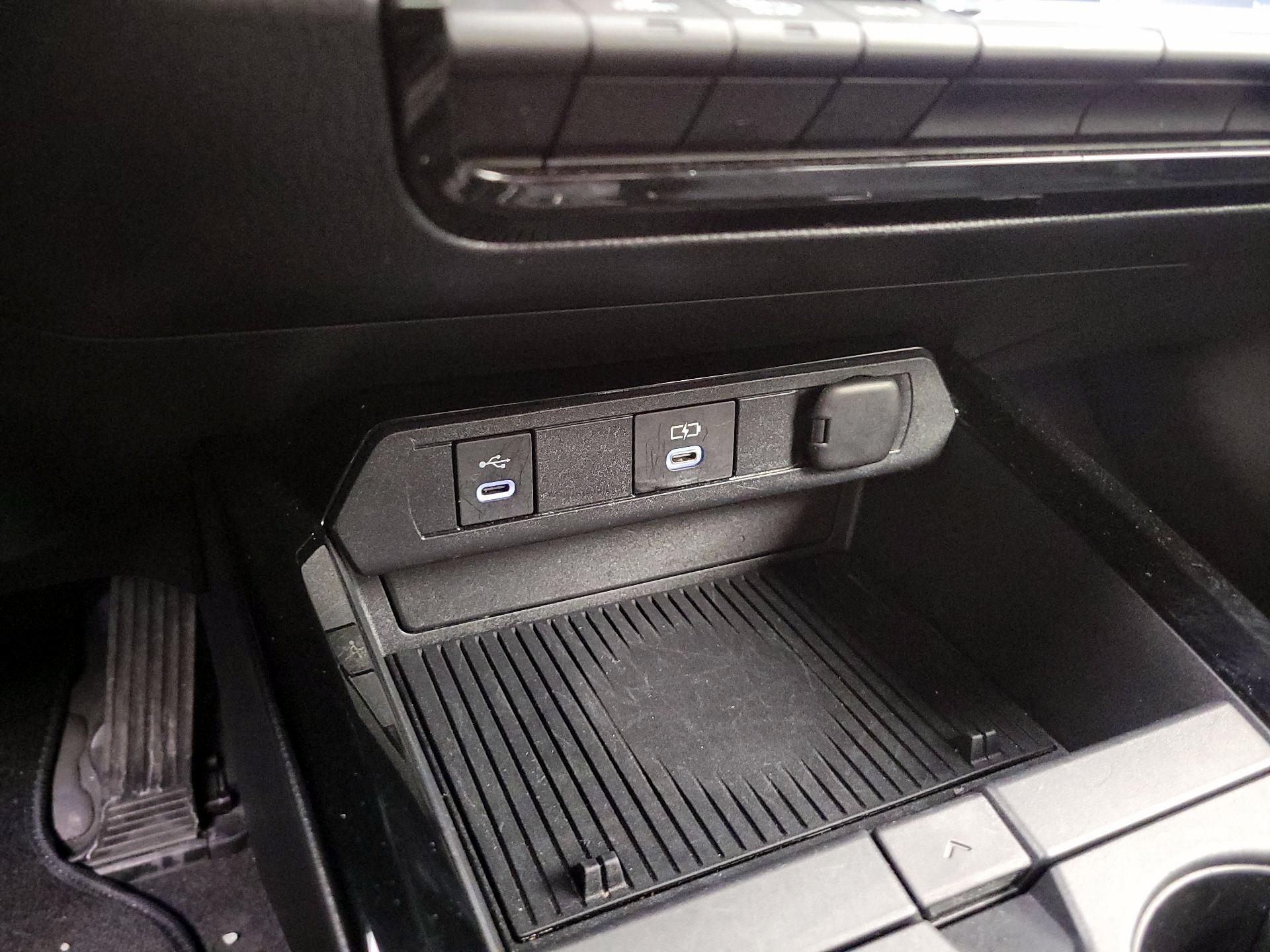 Thumbnail: 2024 Toyota Prius - 19