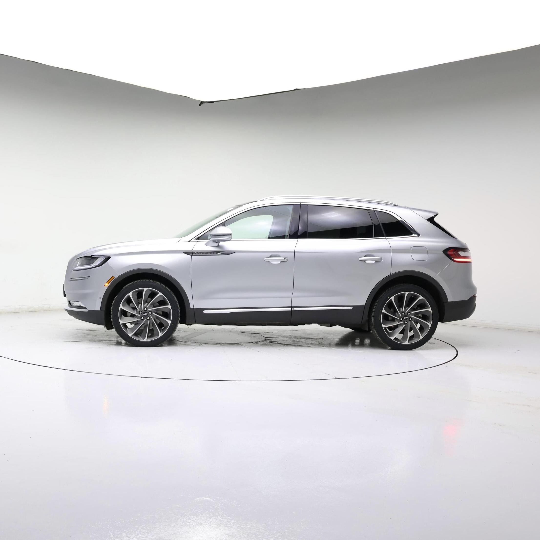 Thumbnail: 2021 Lincoln Nautilus - 3