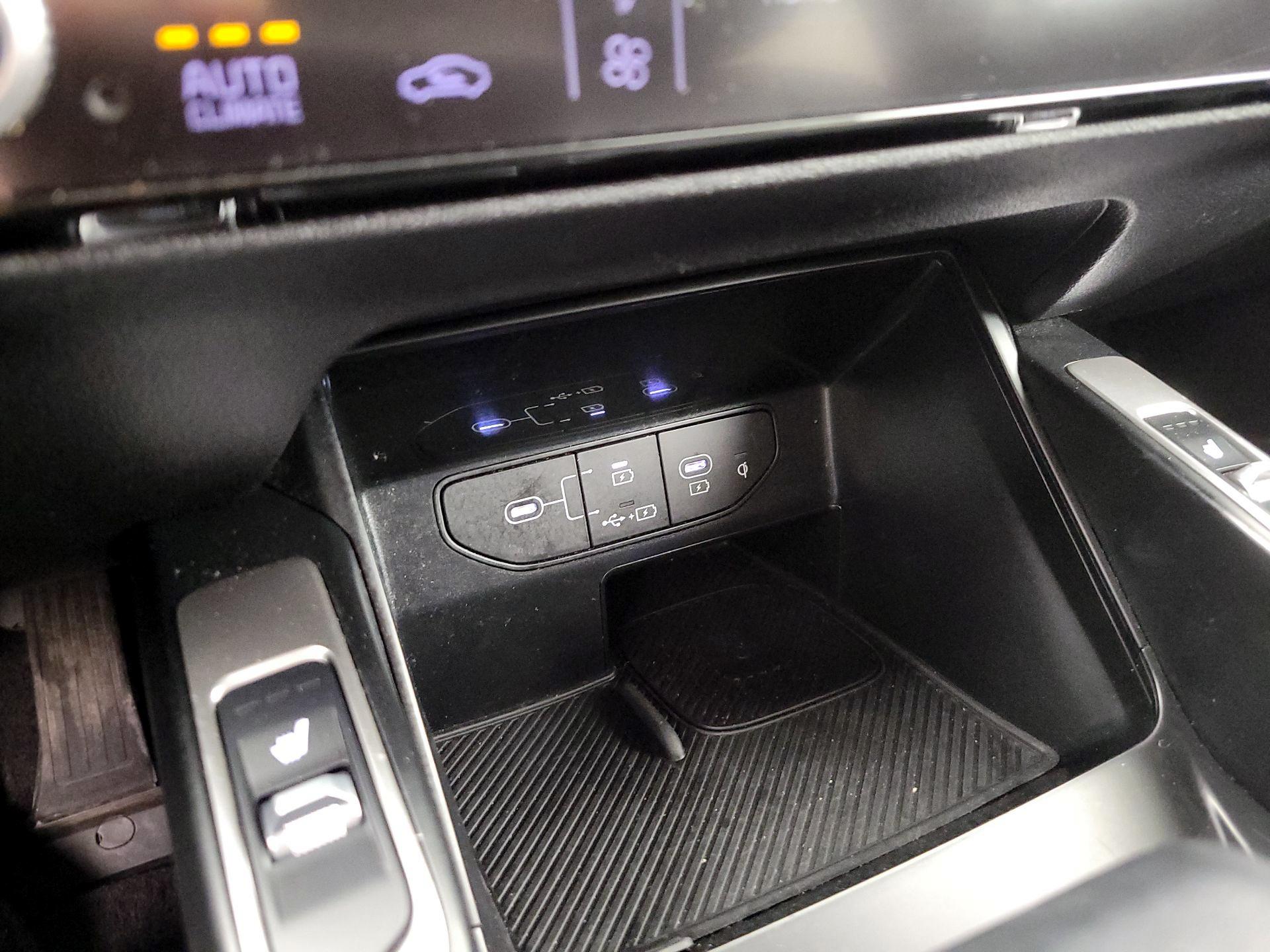 Thumbnail: 2024 Kia Sorento - 19