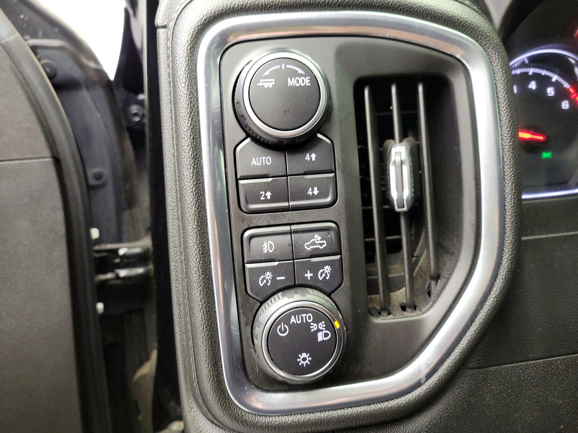 Thumbnail: 2020 Chevrolet Silverado 1500 - 13