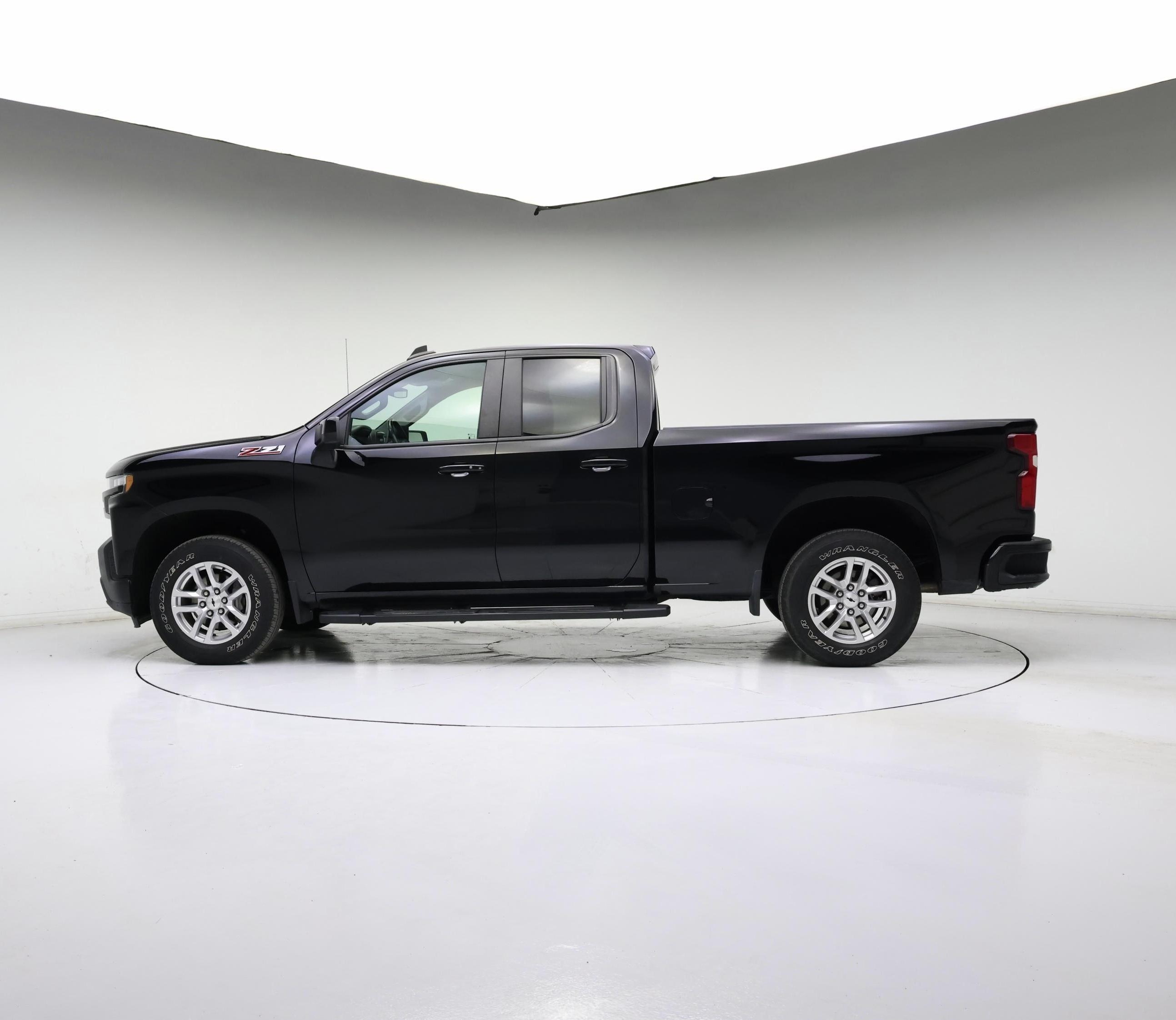 Thumbnail: 2020 Chevrolet Silverado 1500 - 3