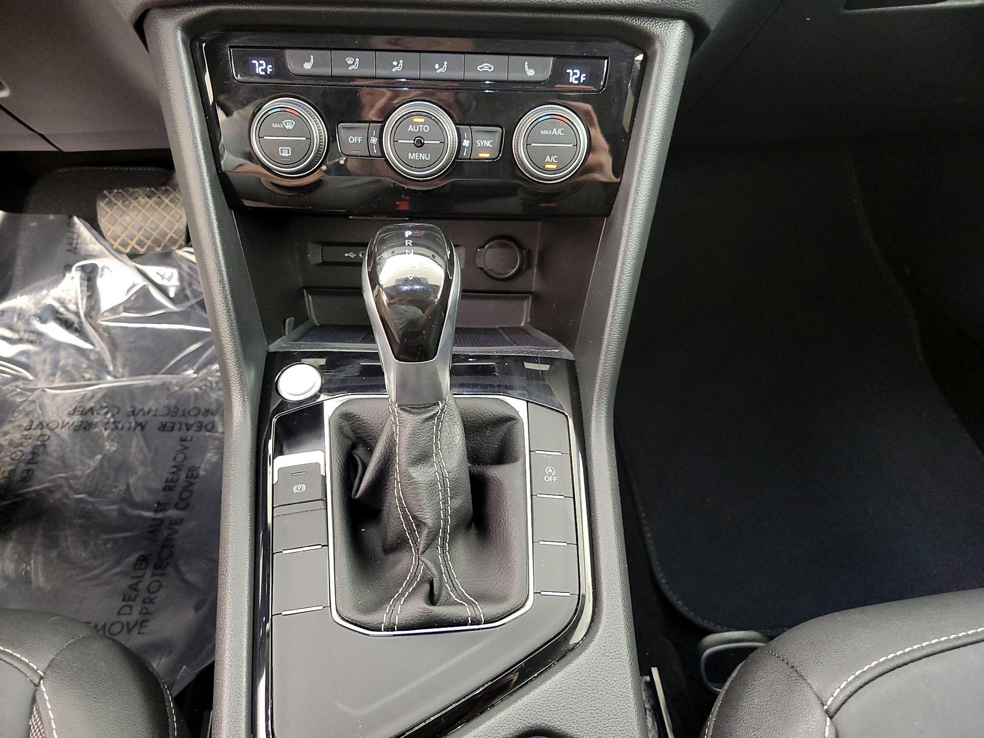 Thumbnail: 2024 Volkswagen Taos - 17