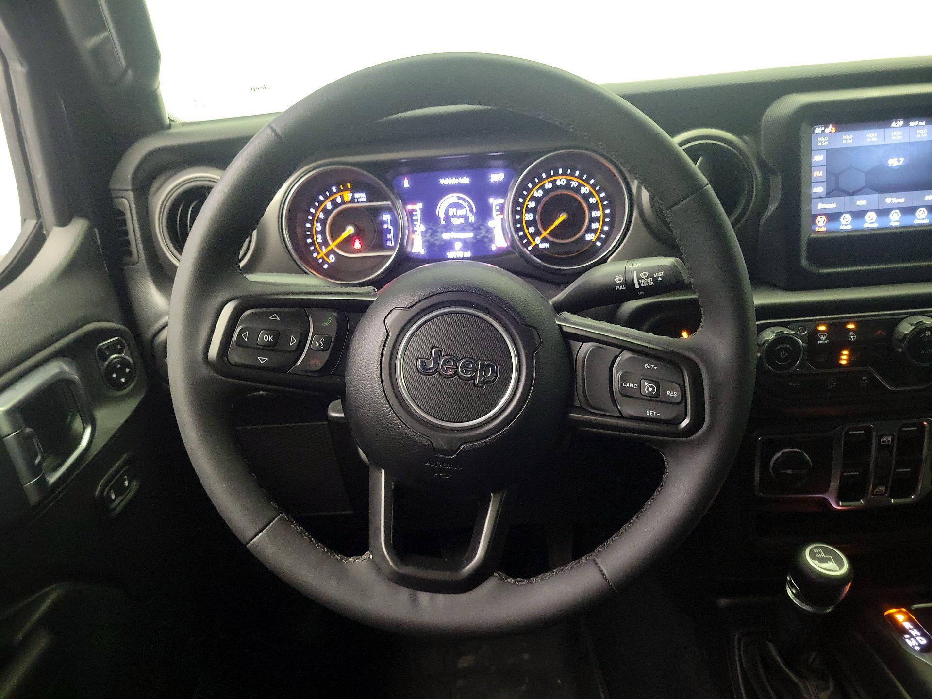 Thumbnail: 2023 Jeep Gladiator - 10