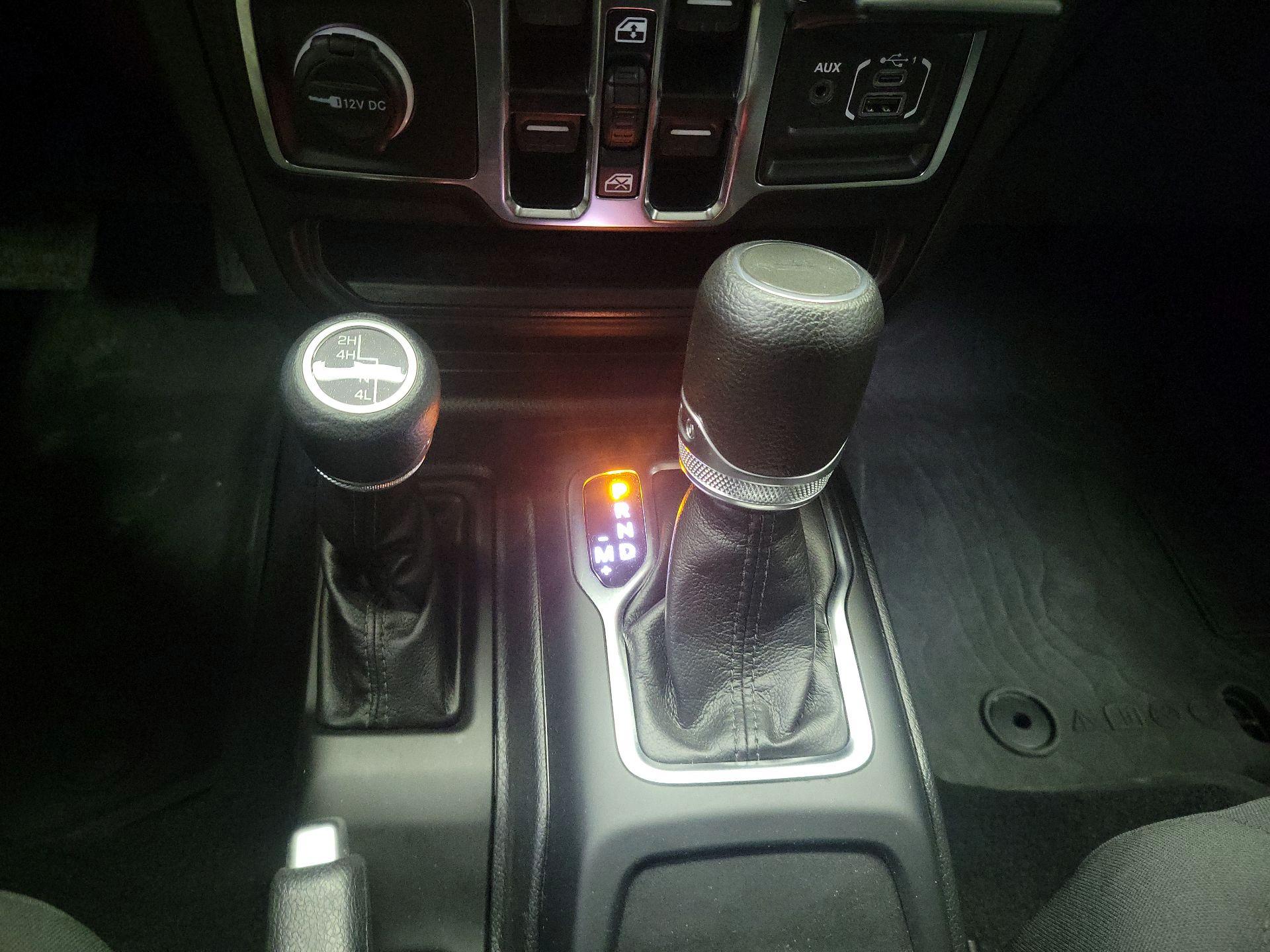 Thumbnail: 2023 Jeep Gladiator - 17