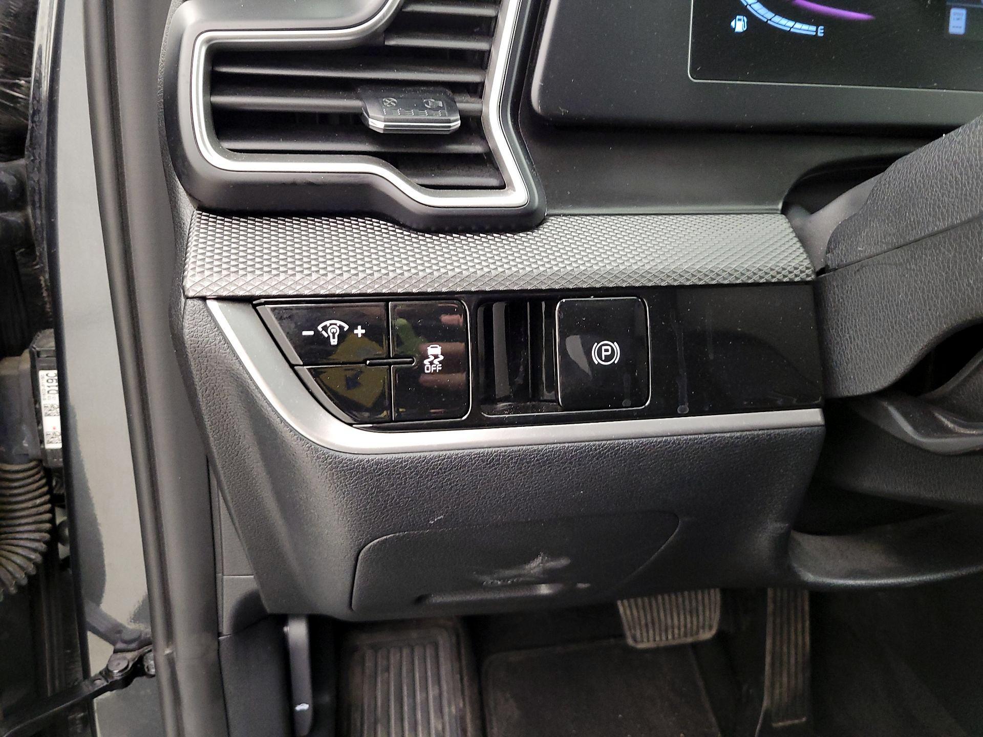 Thumbnail: 2024 Kia Sportage - 13