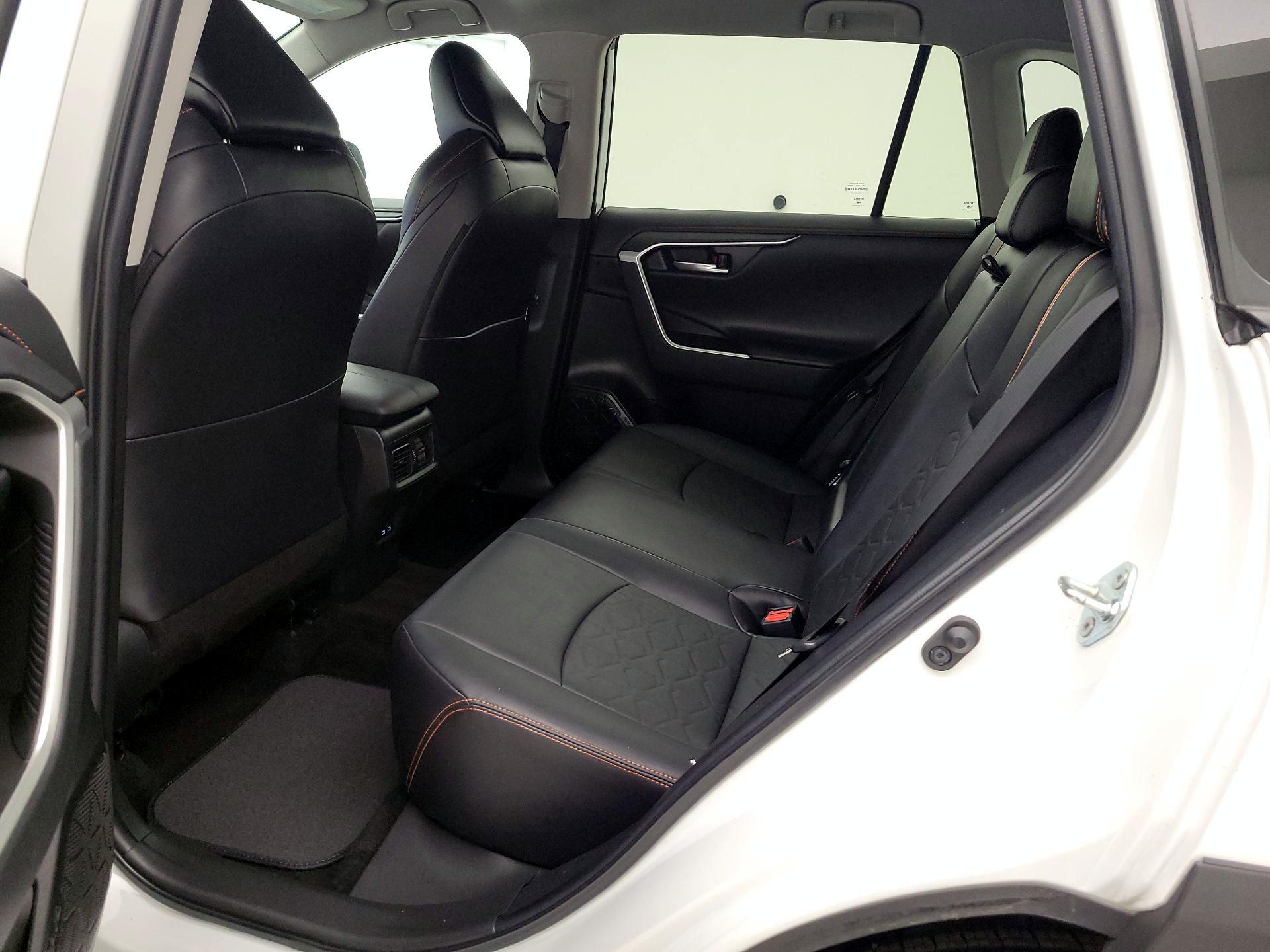 Thumbnail: 2023 Toyota RAV4 - 20