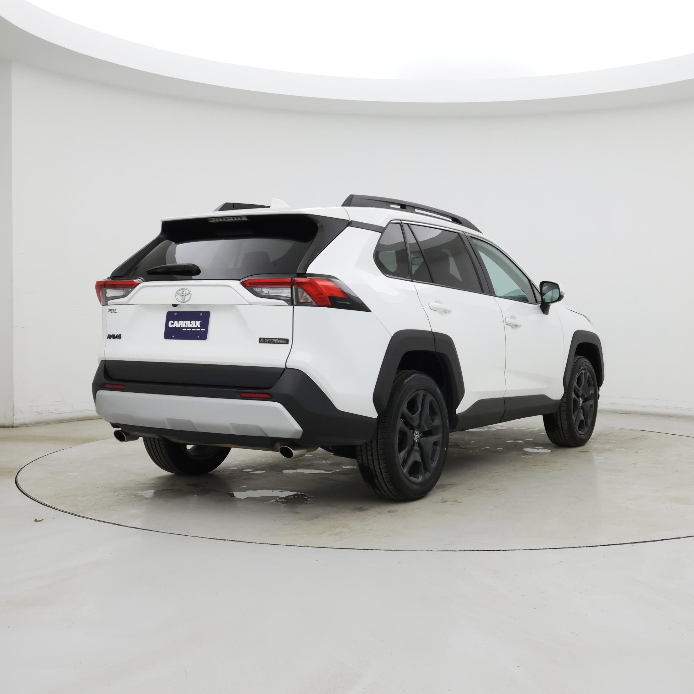 Thumbnail: 2023 Toyota RAV4 - 8