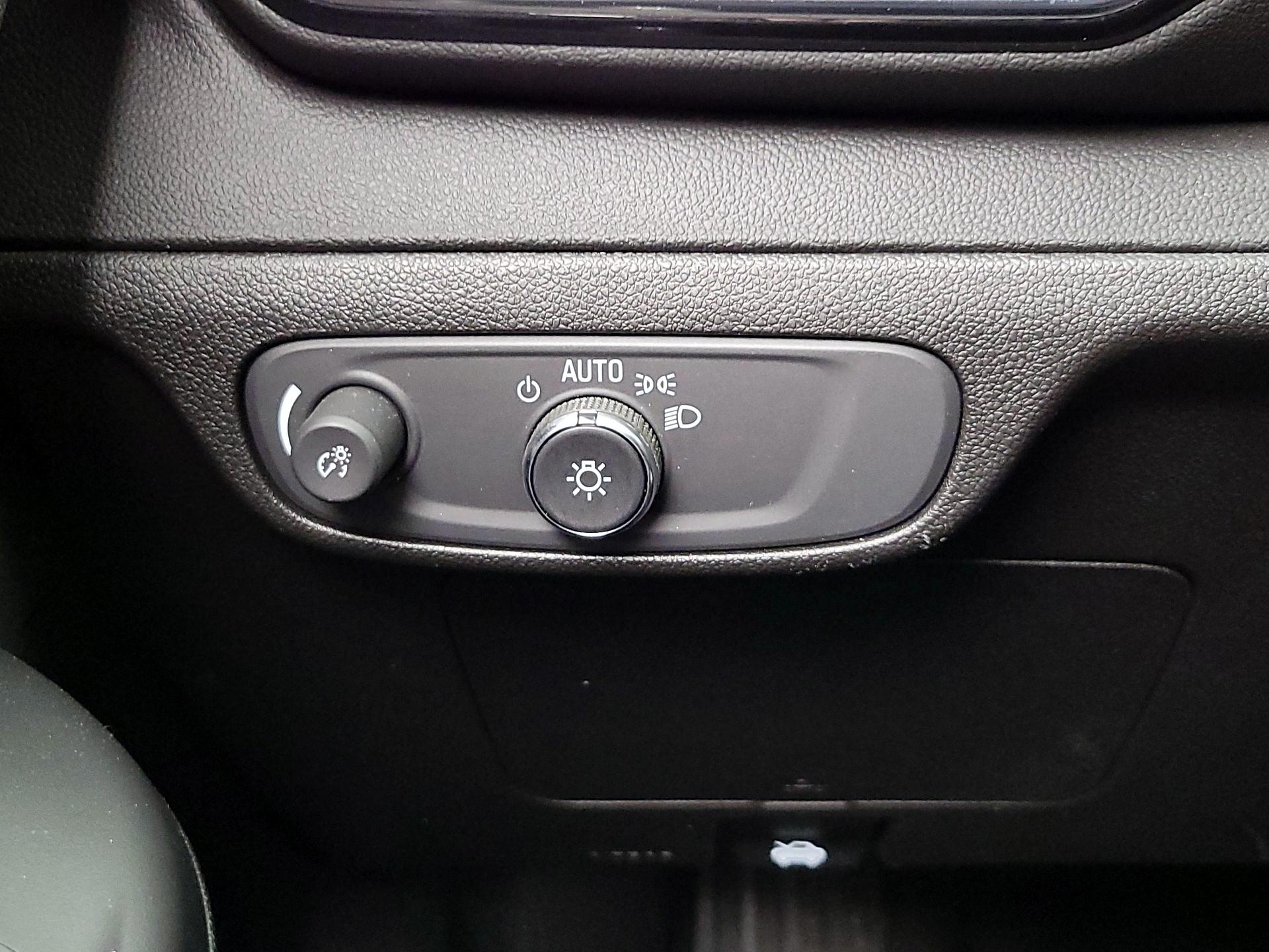 Thumbnail: 2023 Chevrolet Bolt EUV - 13