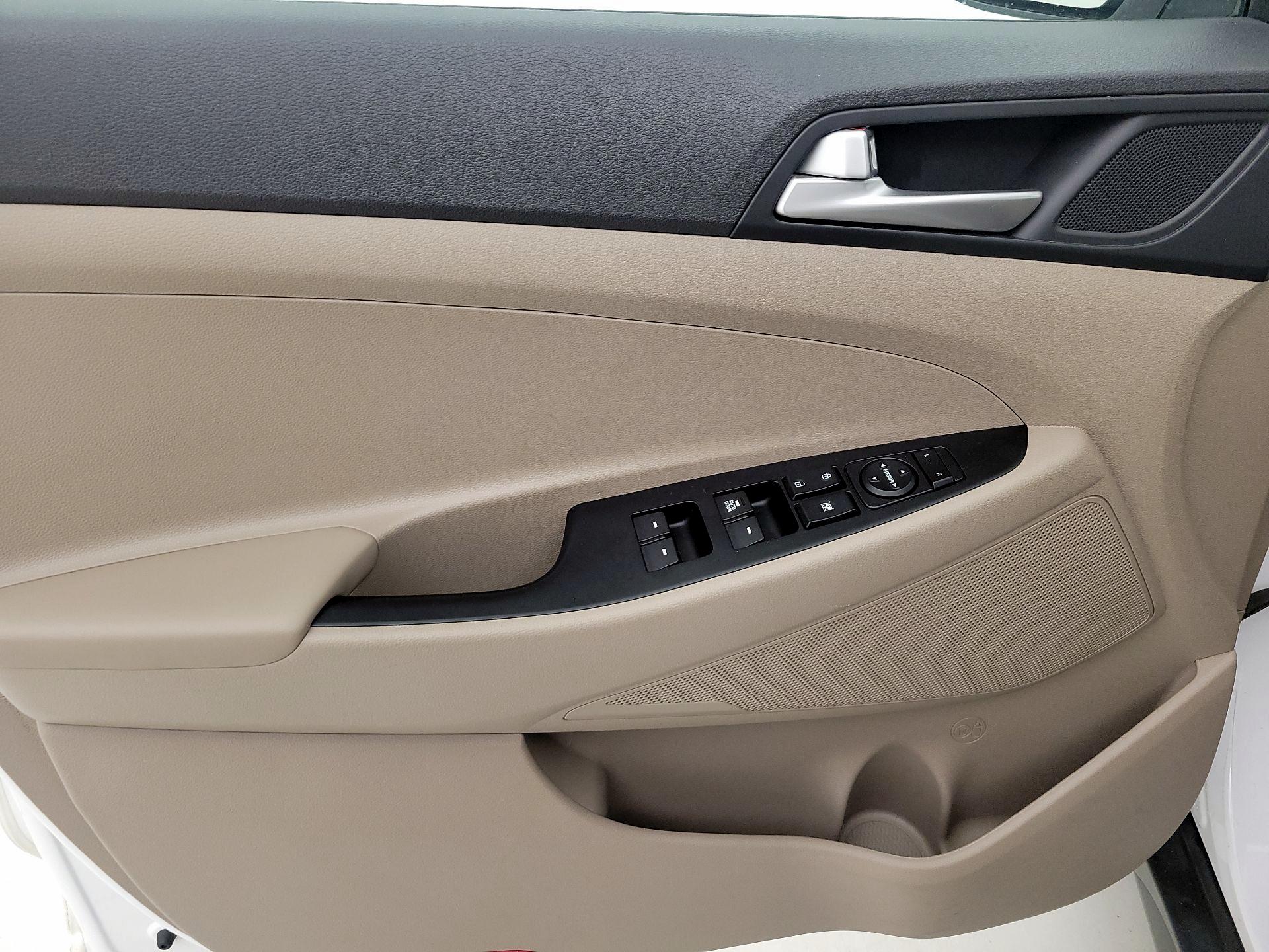 Thumbnail: 2019 Hyundai Tucson - 12