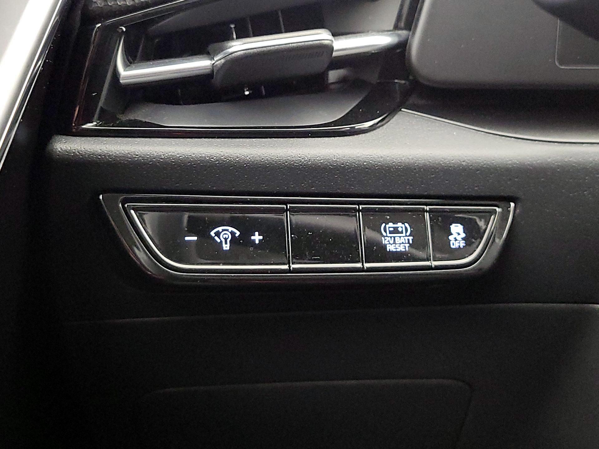 Thumbnail: 2024 Kia Niro - 13