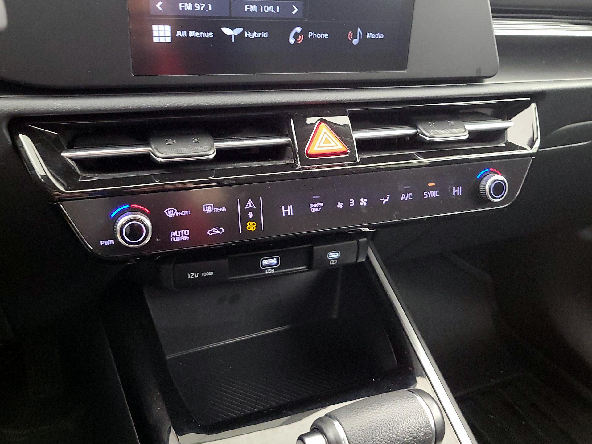 Thumbnail: 2024 Kia Niro - 16