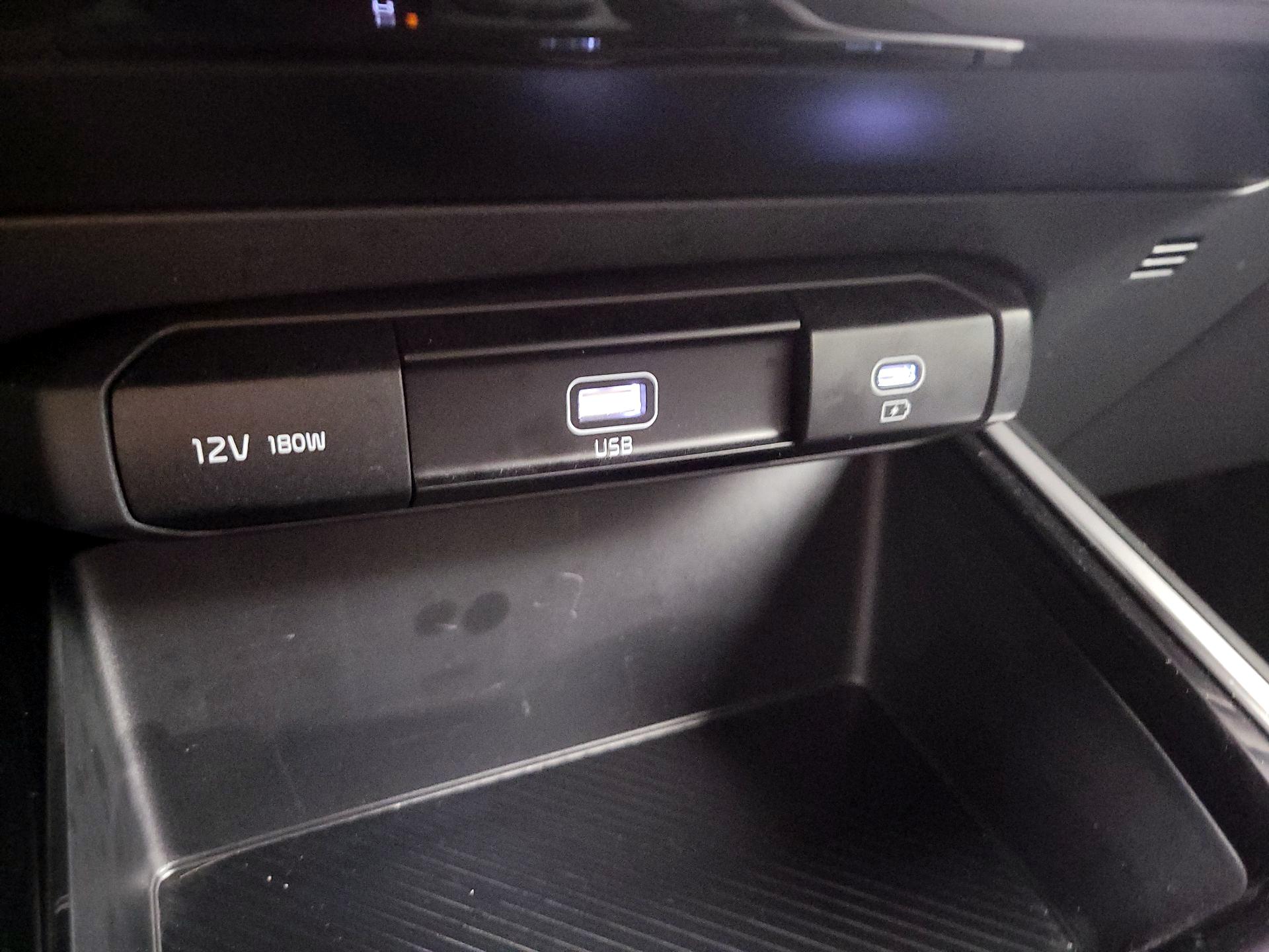 Thumbnail: 2024 Kia Niro - 18