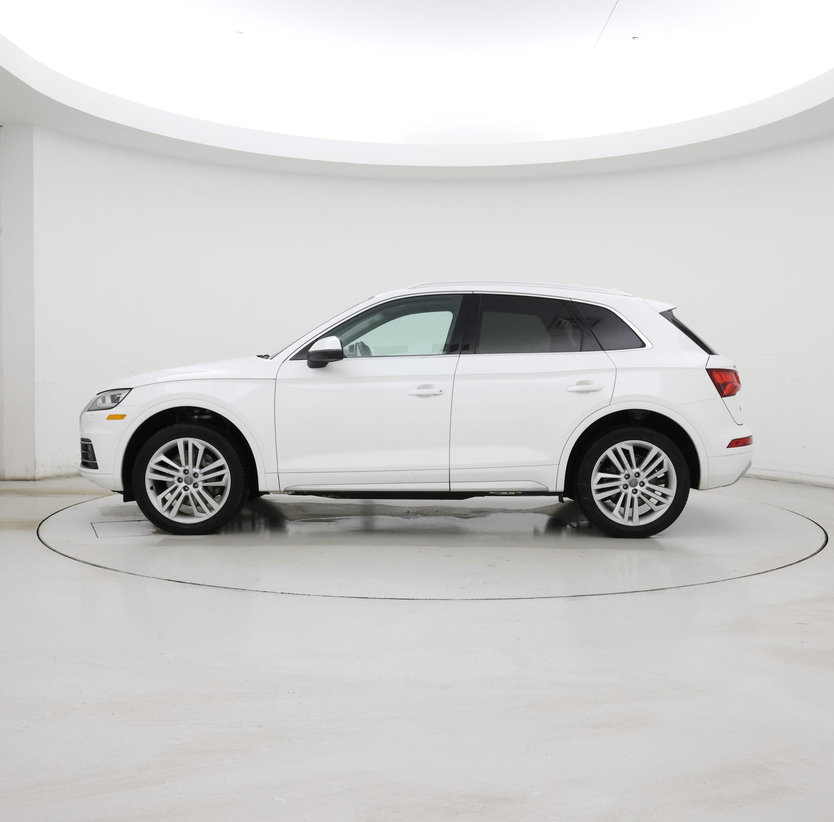 Thumbnail: 2019 Audi Q5 - 3